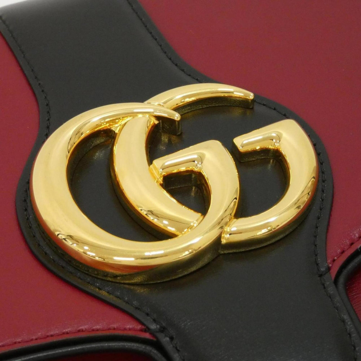 Gucci Black Red Color Leather Shoulder Bag (Pre-Owned)