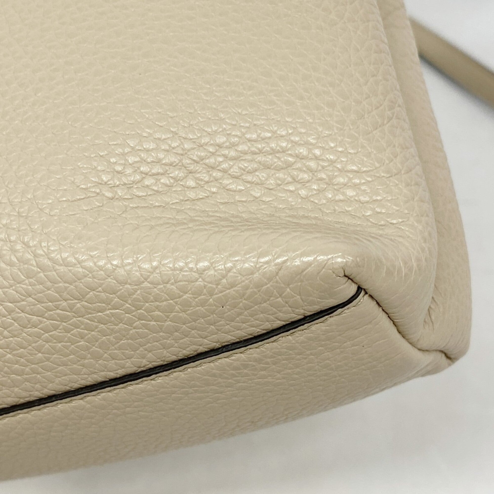 Salvatore Ferragamo Beige Leather Handbag (Pre-Owned)