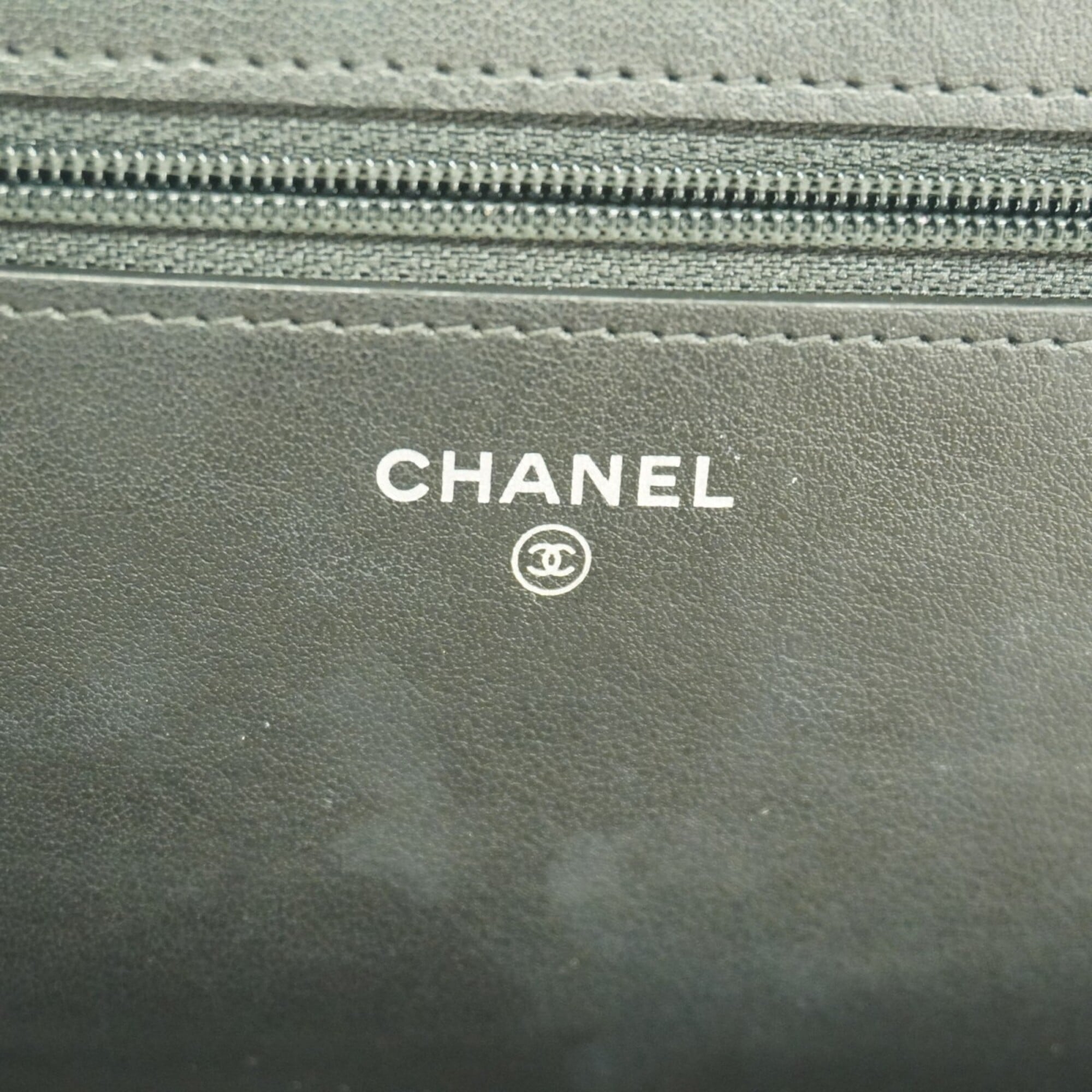 Chanel Black Grained Calfskin Chain/Shoulder Wallet (Pre-Owned)