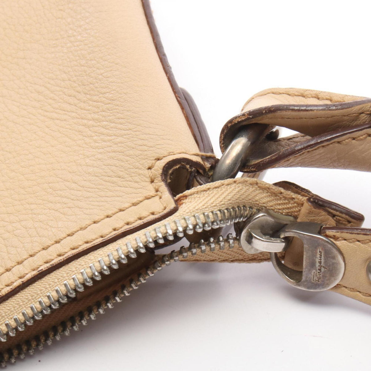Salvatore Ferragamo Beige Leather Handbag Shoulder Bag (Pre-Owned)