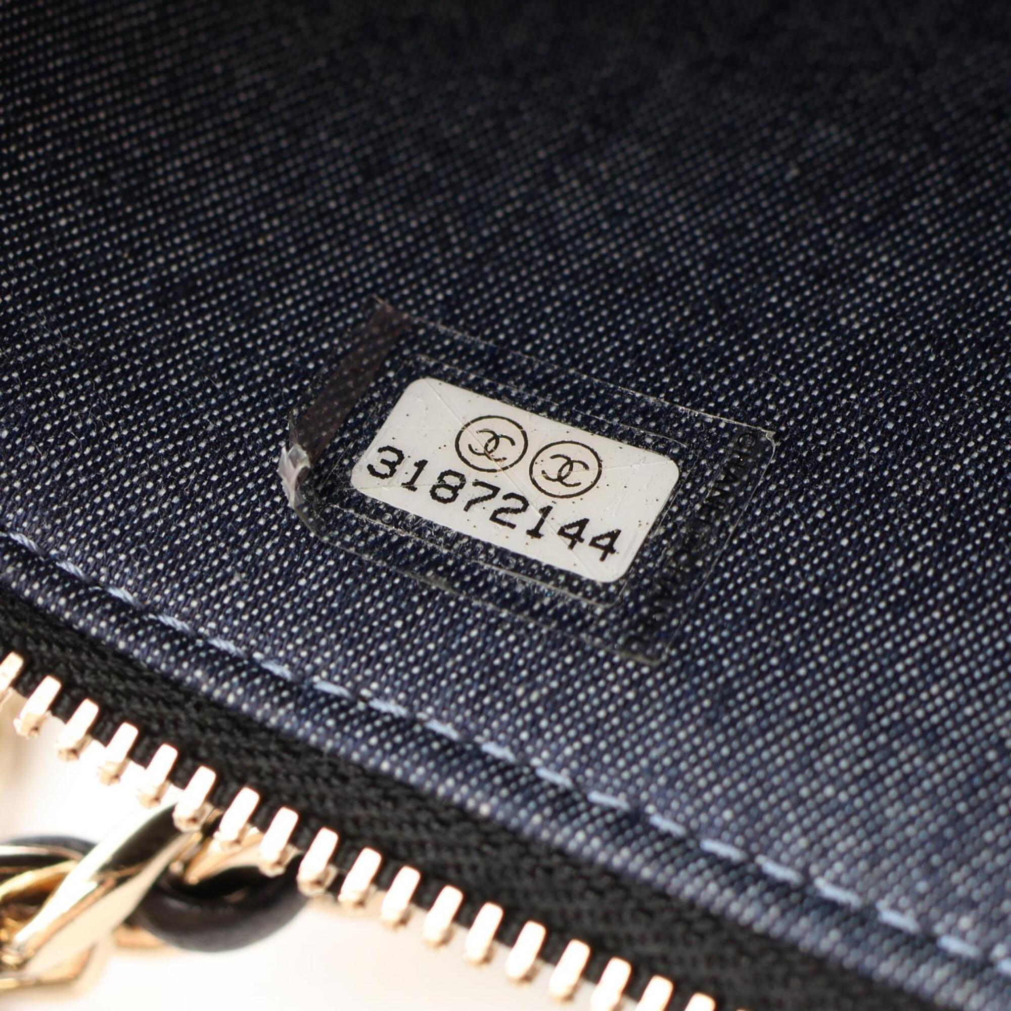 Chanel Black Leather Handbag Shoulder Bag (Pre-Owned)
