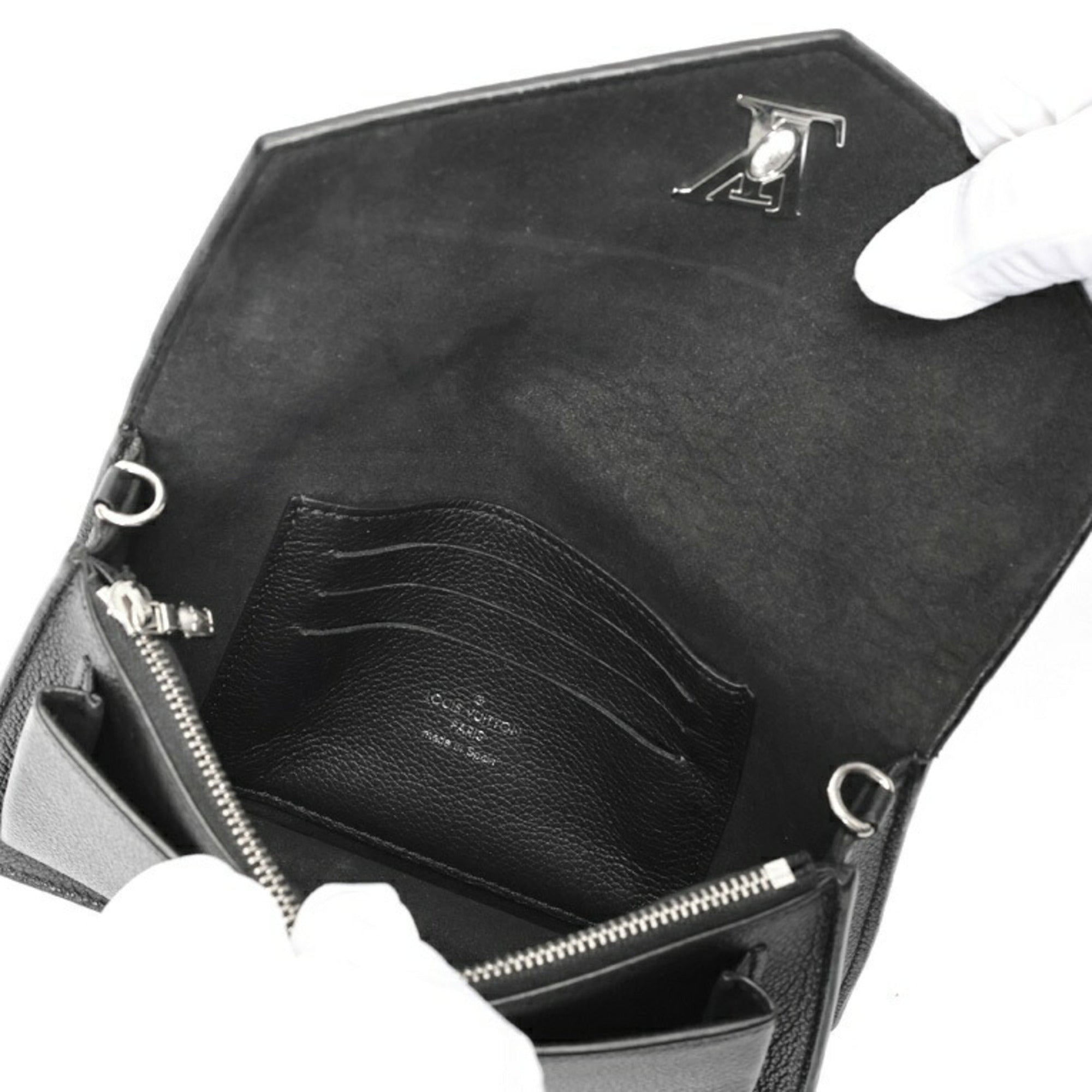Louis Vuitton Black Noir Leather Pochette (Pre-Owned)