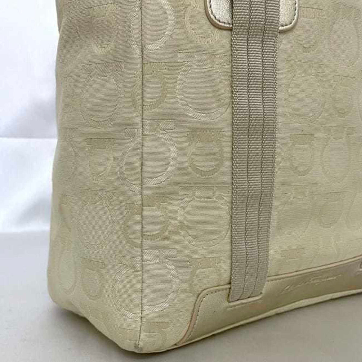 Salvatore Ferragamo Beige Canvas Leather Tote Bag (Pre-Owned)