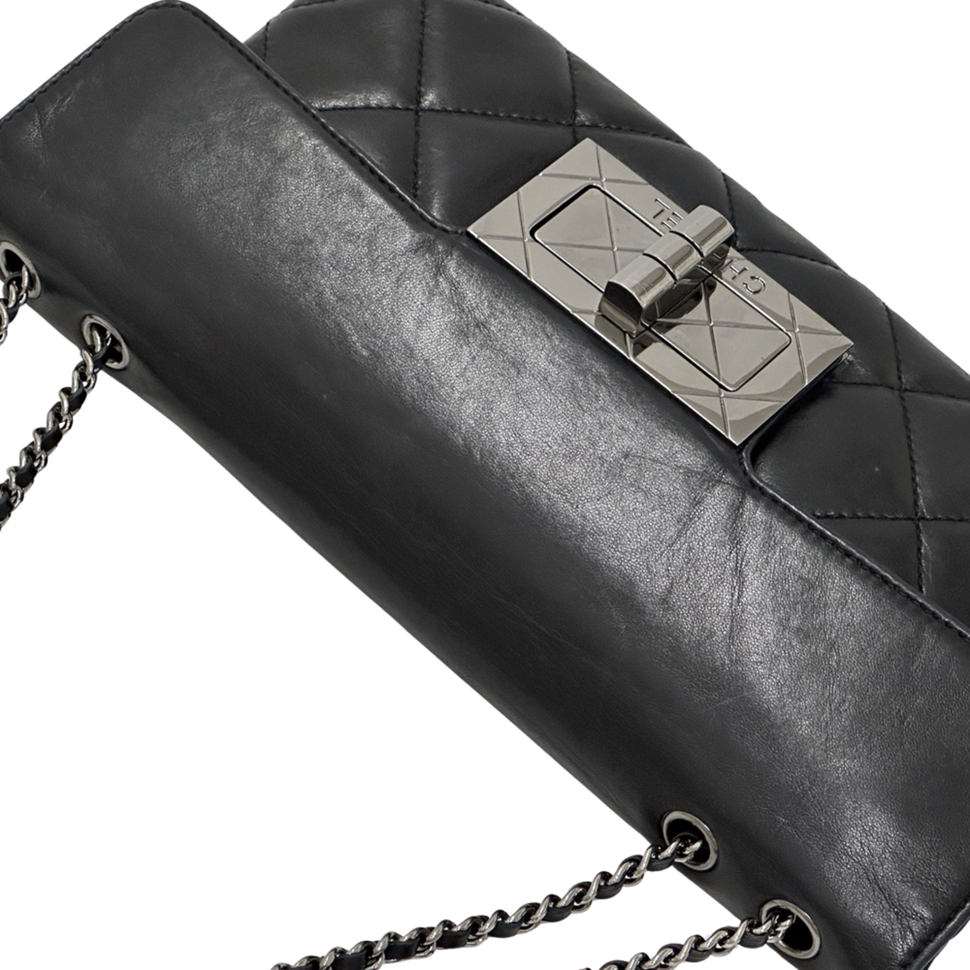 Chanel Black Leather Handbag Shoulder Bag (Pre-Owned)