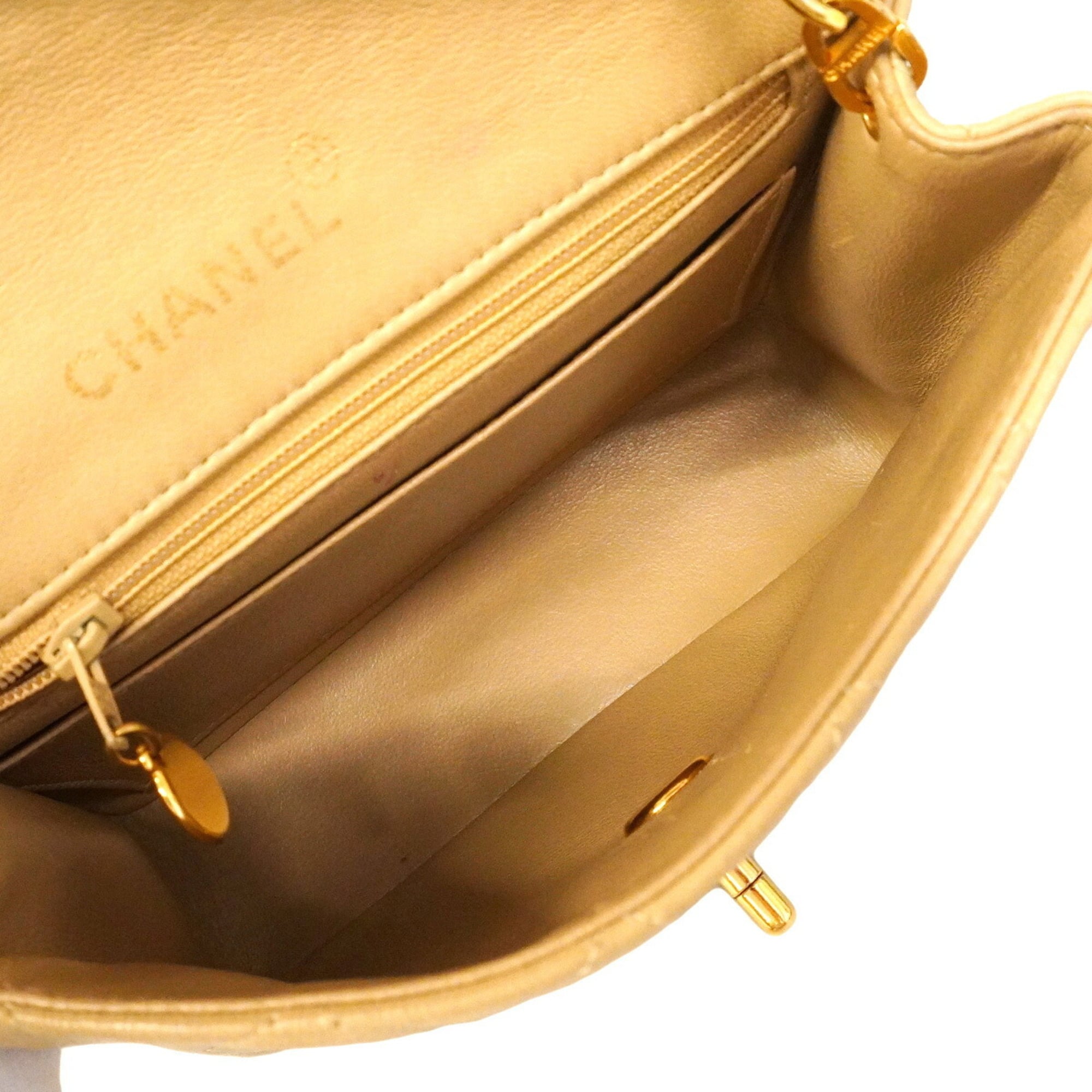 Chanel Beige Leather Shoulder Bag (Pre-Owned)