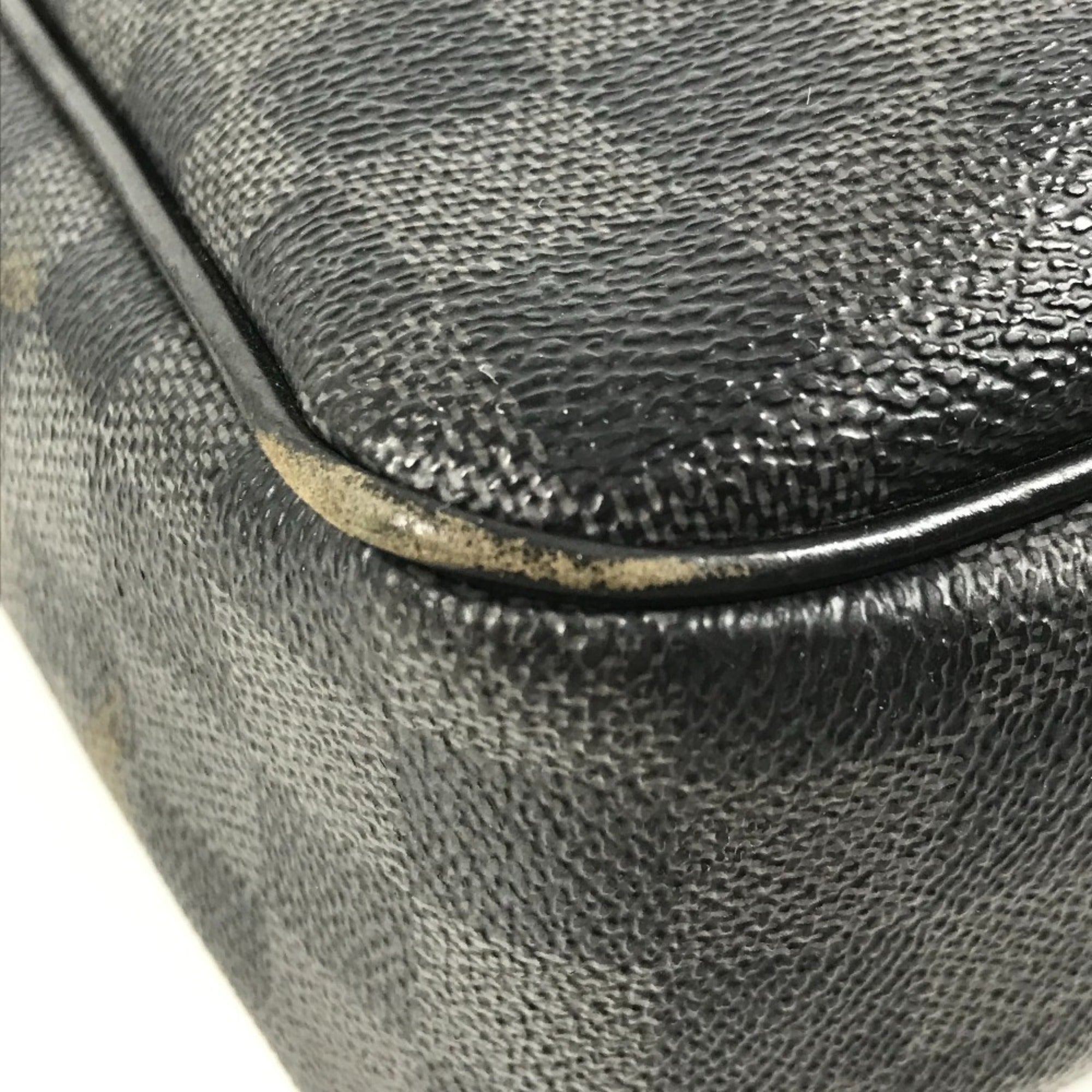 Louis Vuitton Black Damier Graphite Messenger Bag Shoulder Bag (Pre-Owned)