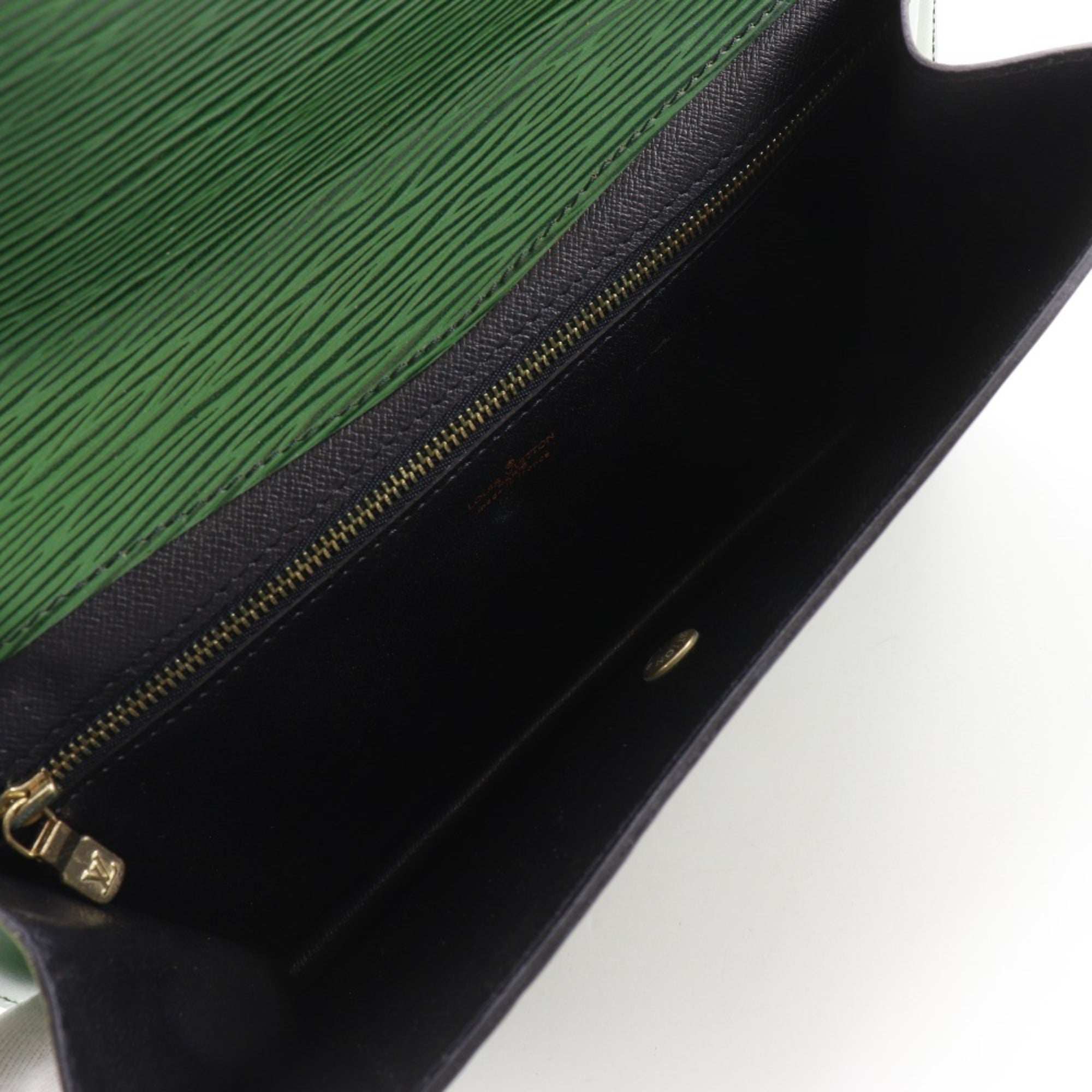 Louis Vuitton Borneo Green Green Epi Leather Clutch Bag (Pre-Owned)