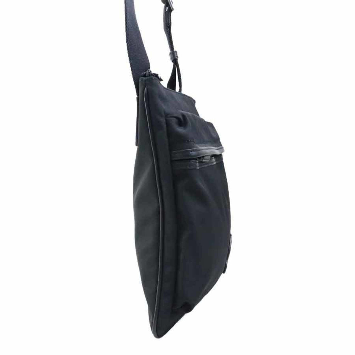 Salvatore Ferragamo Black Nylon Shoulder Bag (Pre-Owned)