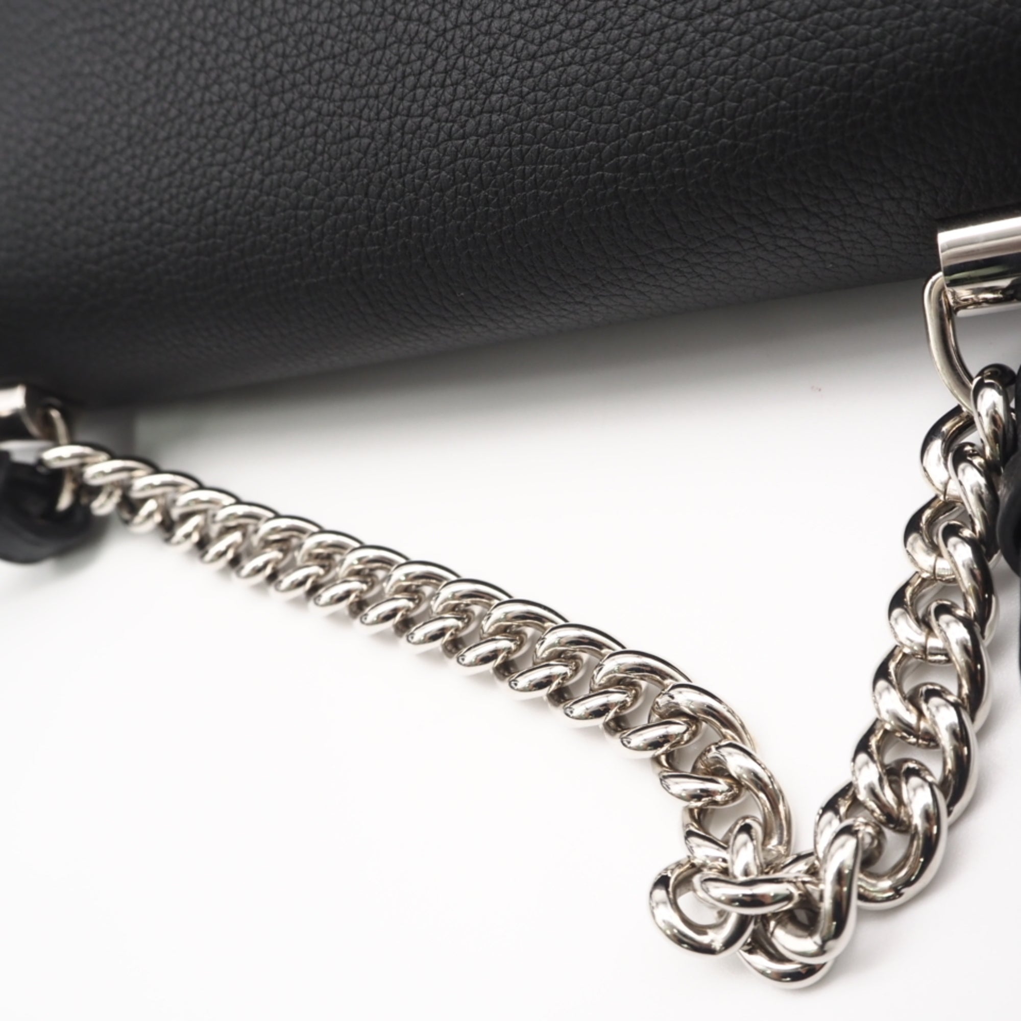 Louis Vuitton Black Leather Shoulder Bag (Pre-Owned)