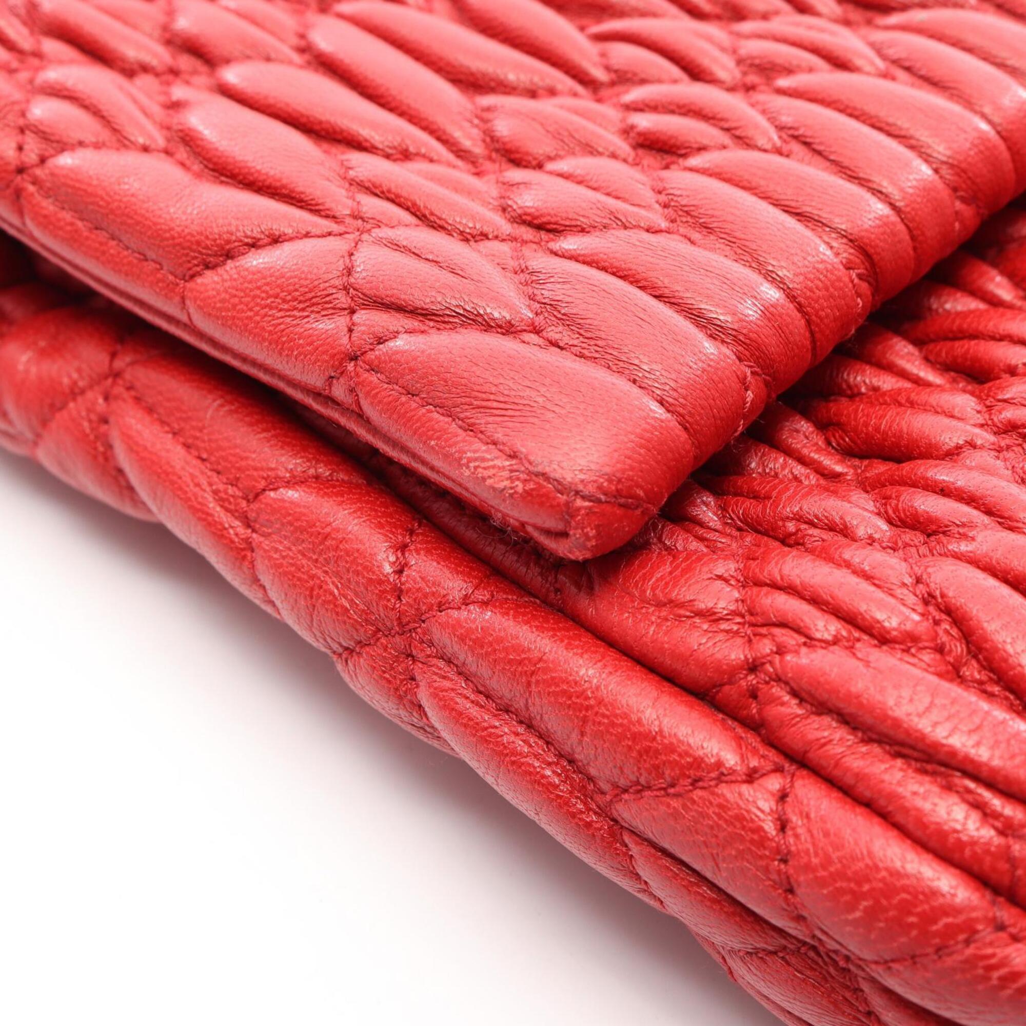 Miu Miu Matelasse Red Color Leather Handbag Shoulder Bag (Pre-Owned)