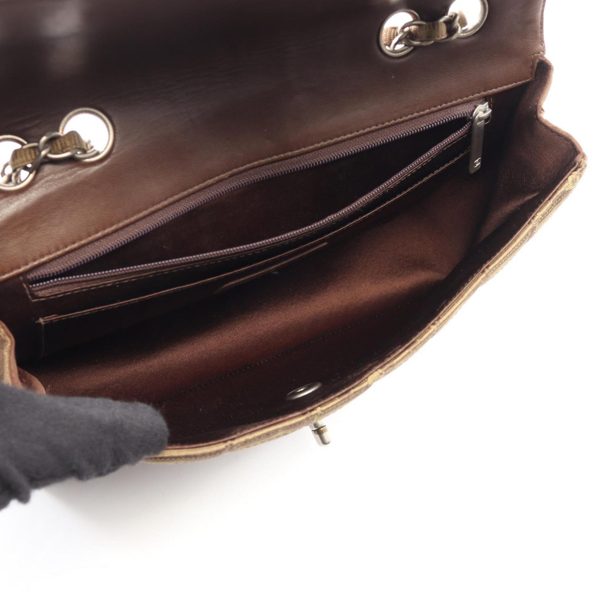 Chanel Brown Leather Handbag Shoulder Bag (Pre-Owned)