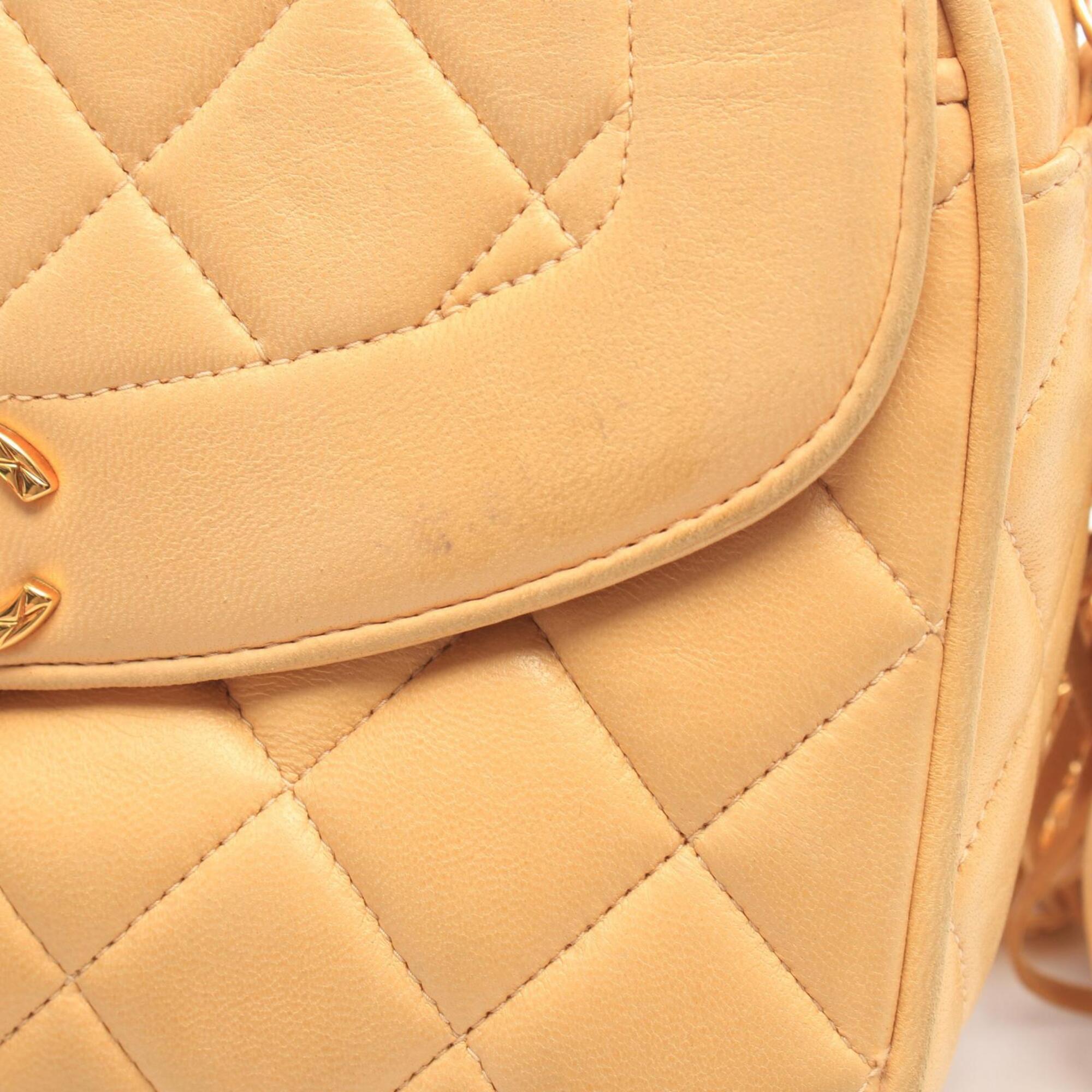 Chanel Beige Leather Handbag Shoulder Bag (Pre-Owned)