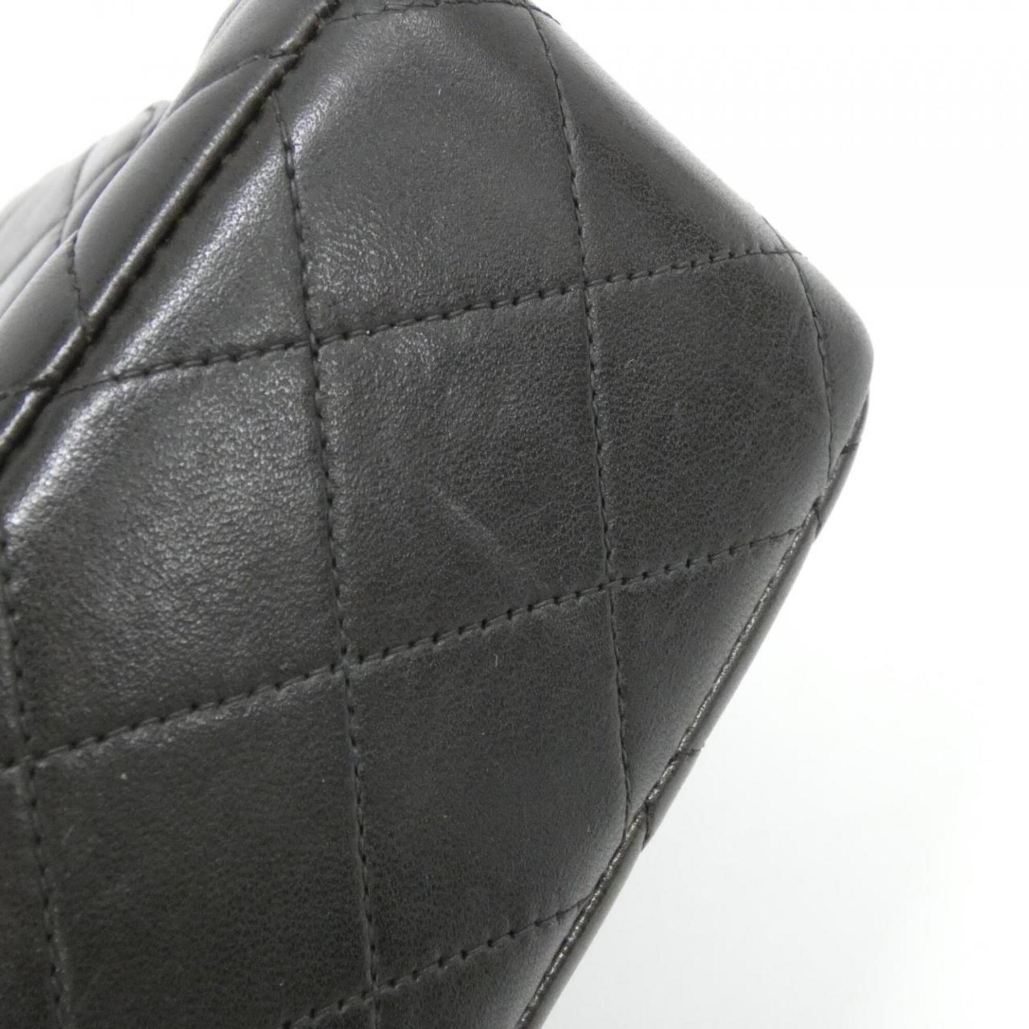Chanel Black Leather Shoulder Bag (Pre-Owned)