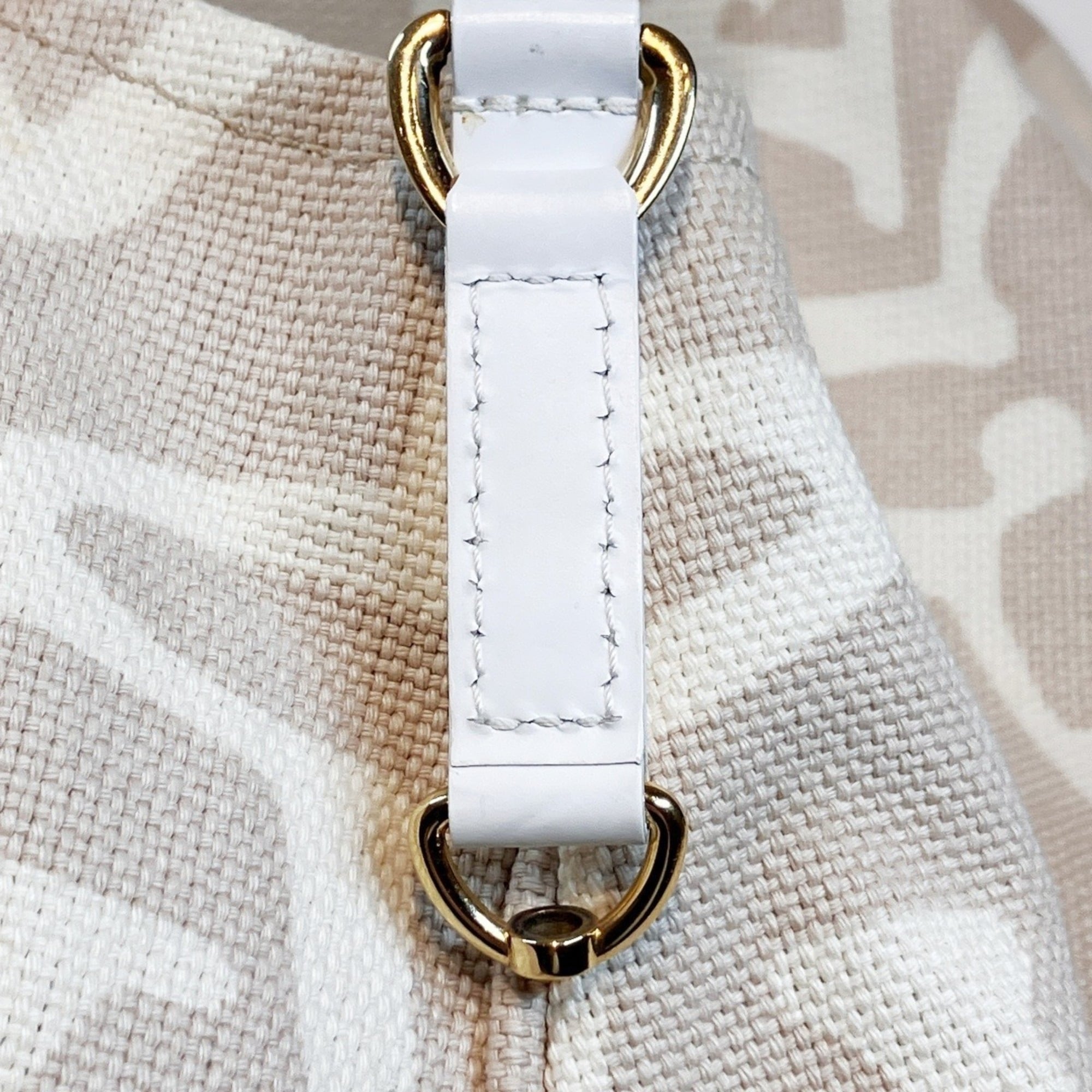 Louis Vuitton Beige Canvas Leather Tote Bag (Pre-Owned)