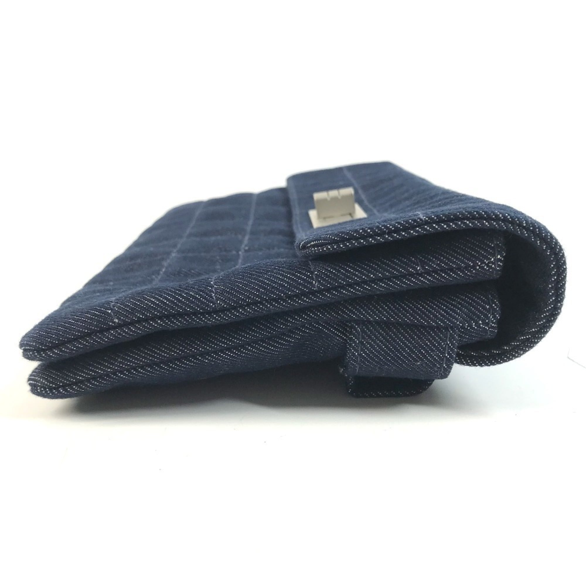 Chanel 2.55 Blue Denim Clutch Bag (Pre-Owned)