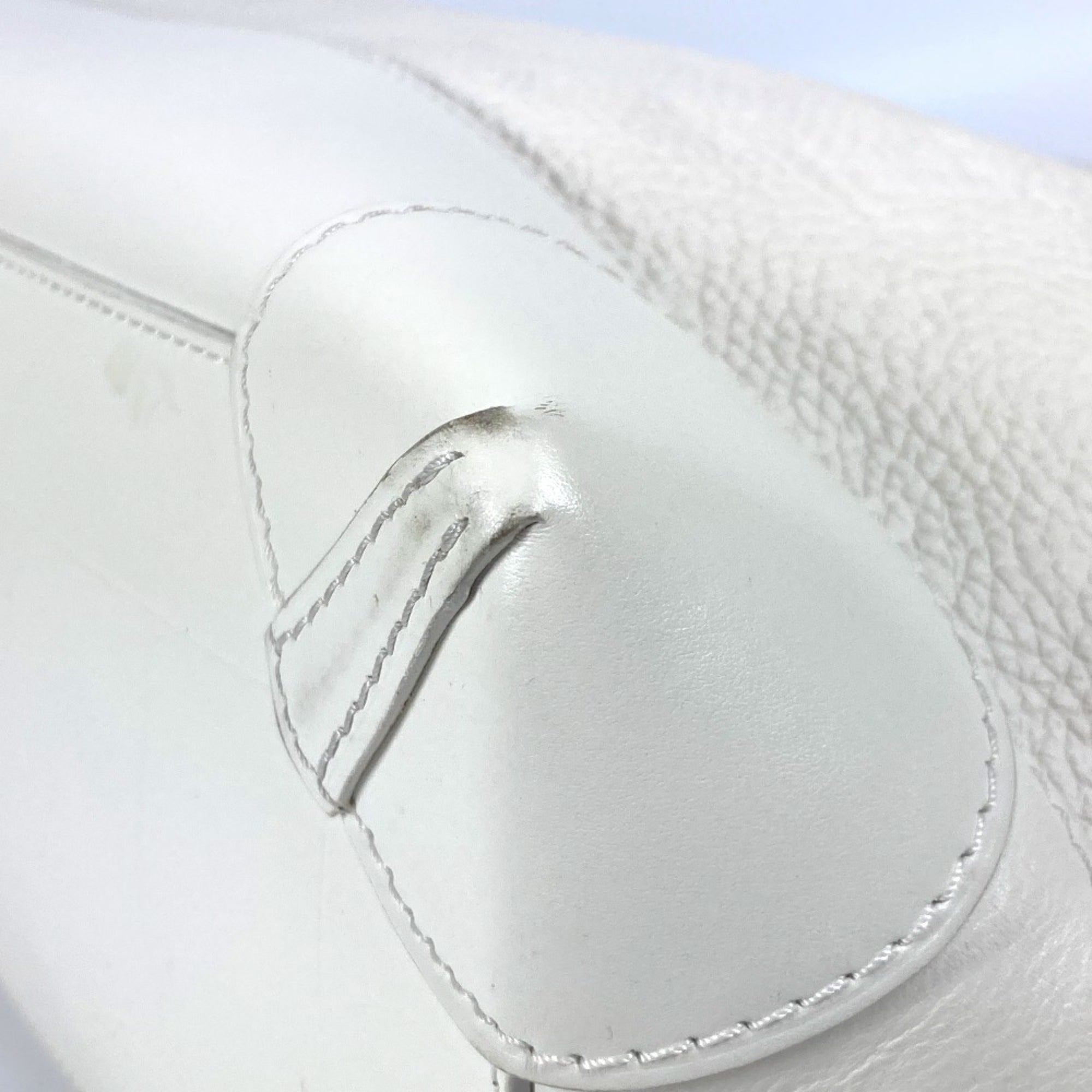 Louis Vuitton Blanc White Leather Handbag Shoulder Bag Tote Bag (Pre-Owned)