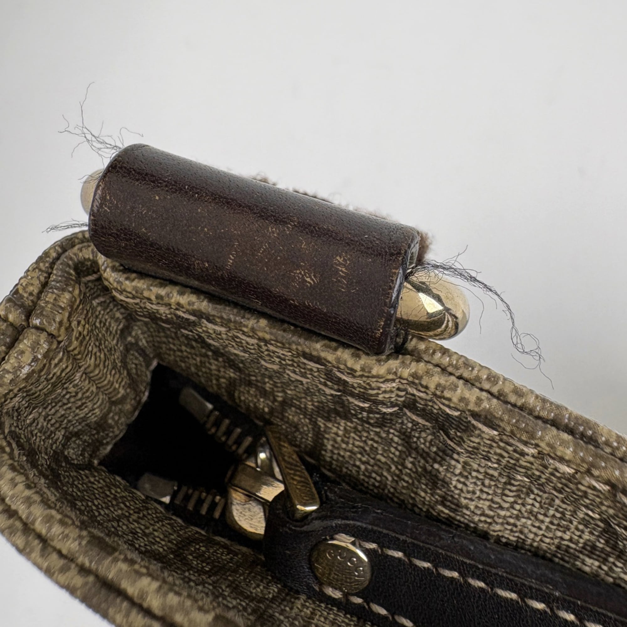 Gucci Beige Brown Coated Canvas Shoulder Bag (Pre-Owned)