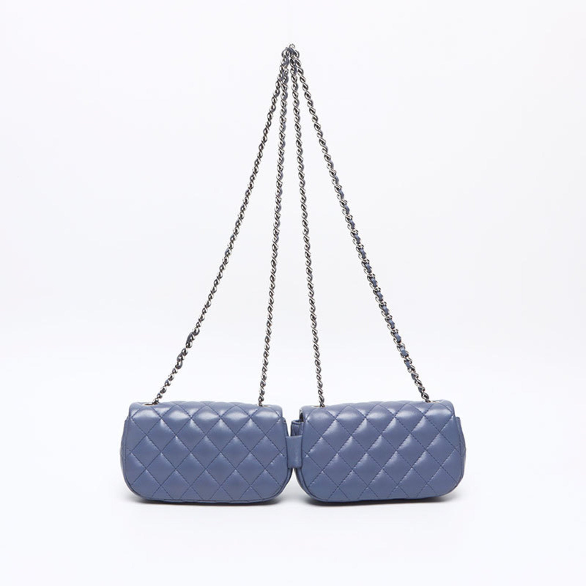 Chanel Blue Leather Shoulder Bag (Pre-Owned)