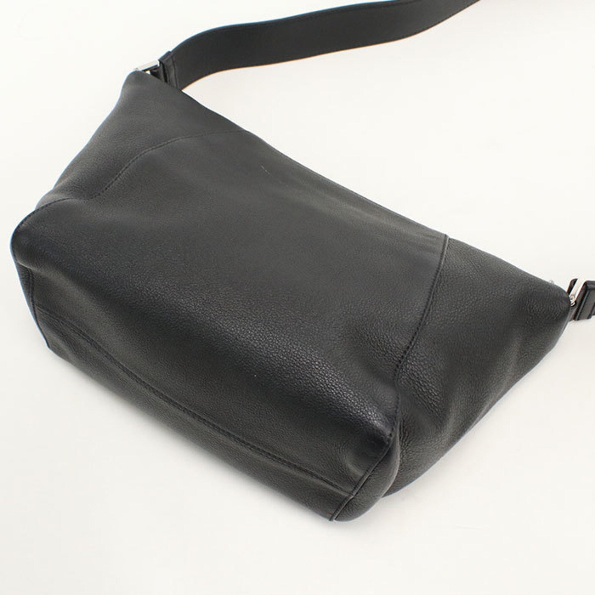 Prada Black Leather Shoulder Bag (Pre-Owned)