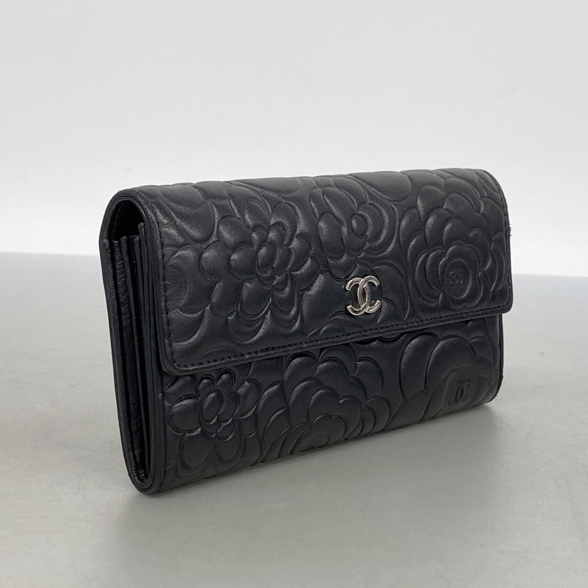 Chanel Black Leather Long Wallet (Bi-Fold) (Pre-Owned)