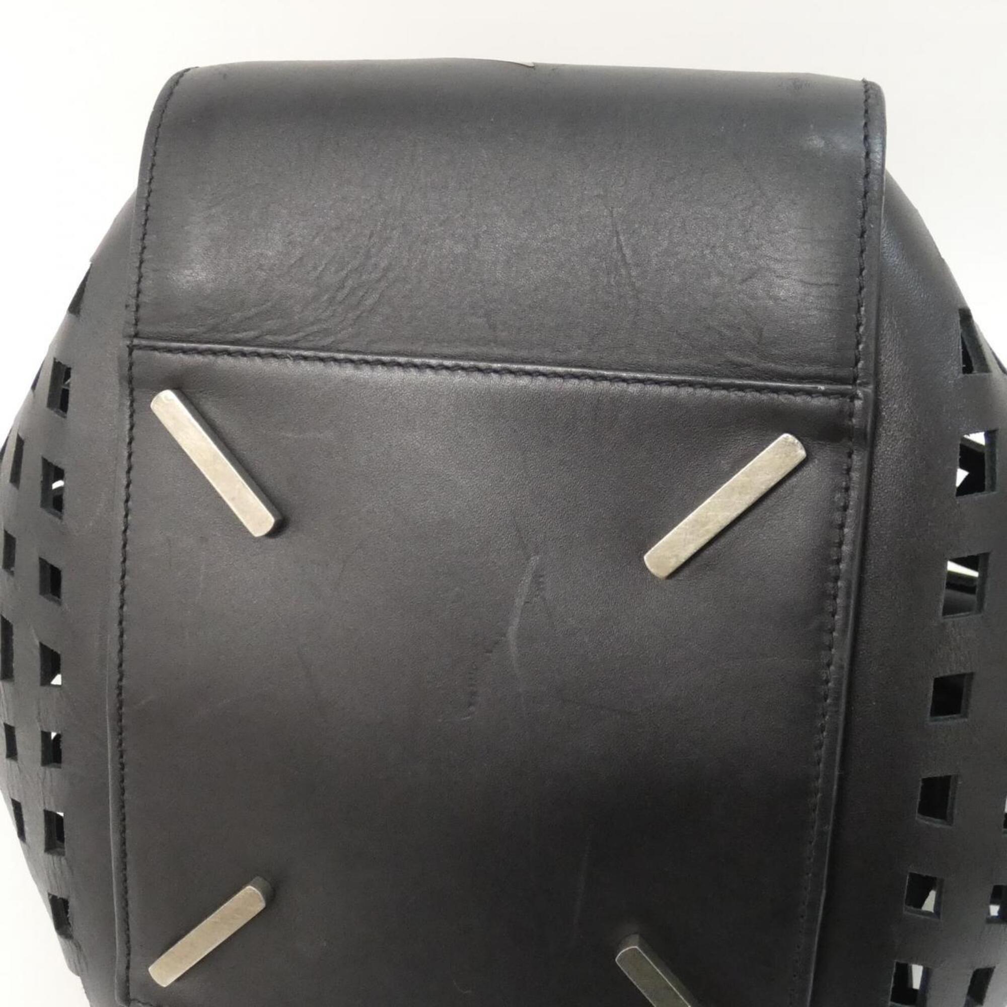 Loewe Black Leather Pouch Shoulder Bag (Pre-Owned)