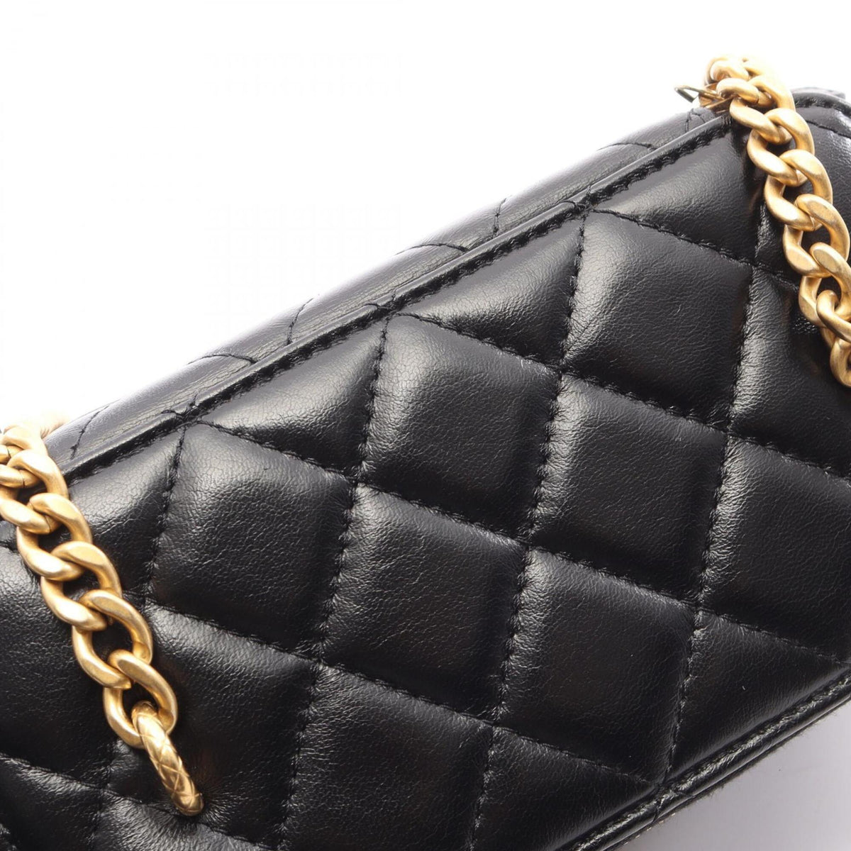 Chanel Matelasse Black Leather Handbag Shoulder Bag (Pre-Owned)