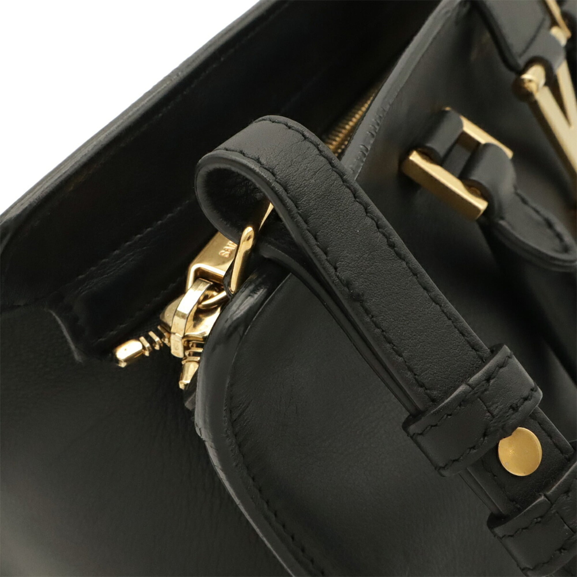 Yves Saint Laurent Black Leather Handbag Shoulder Bag (Pre-Owned)