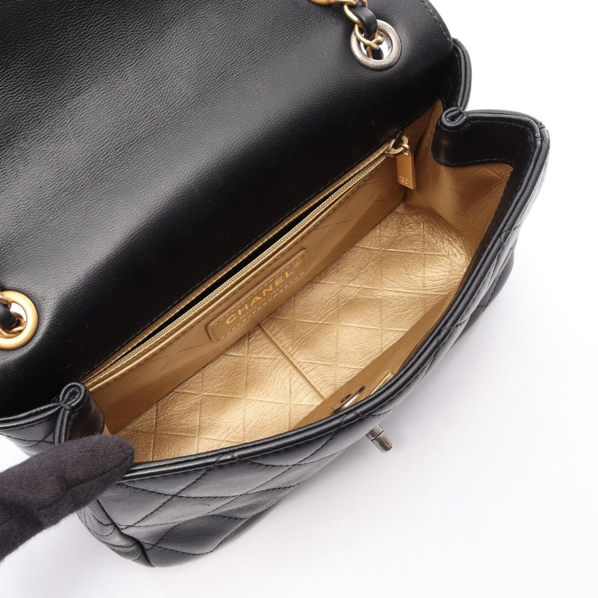 Chanel Matelasse Black Leather Handbag Shoulder Bag (Pre-Owned)