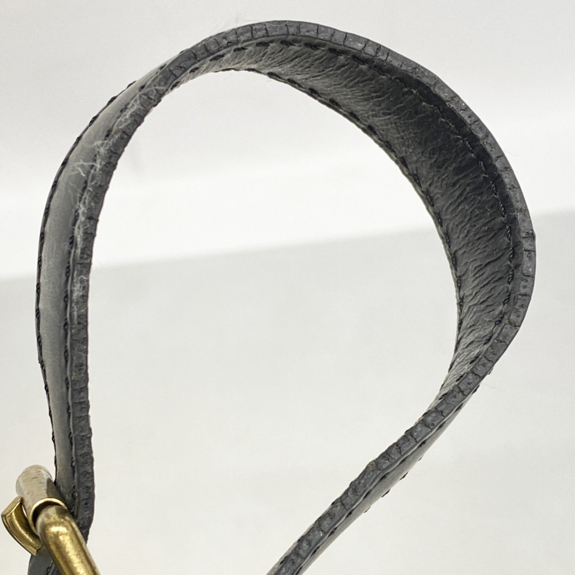 Louis Vuitton Noir Shoulder Bag (Pre-Owned)