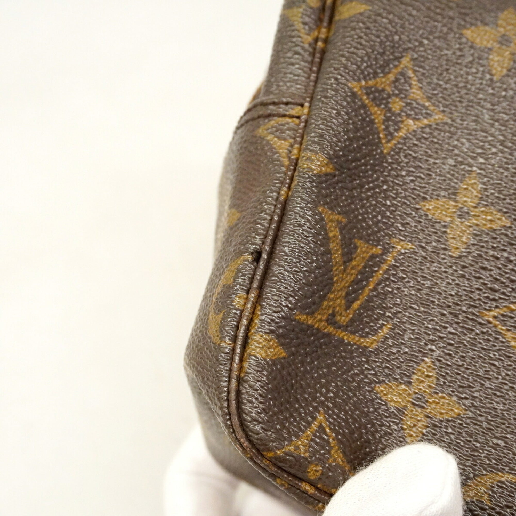 Louis Vuitton Brown Pouch (Pre-Owned)