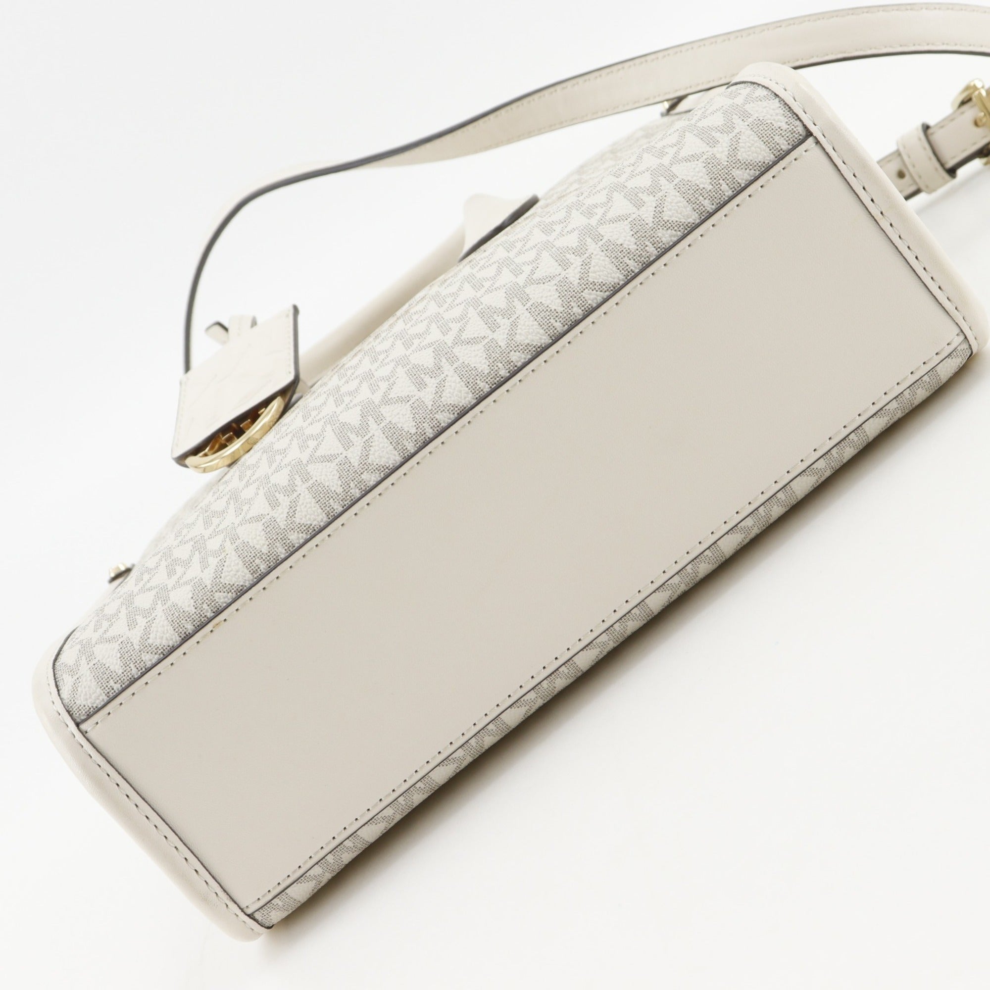 Michael Kors White Pvc Handbag (Pre-Owned)