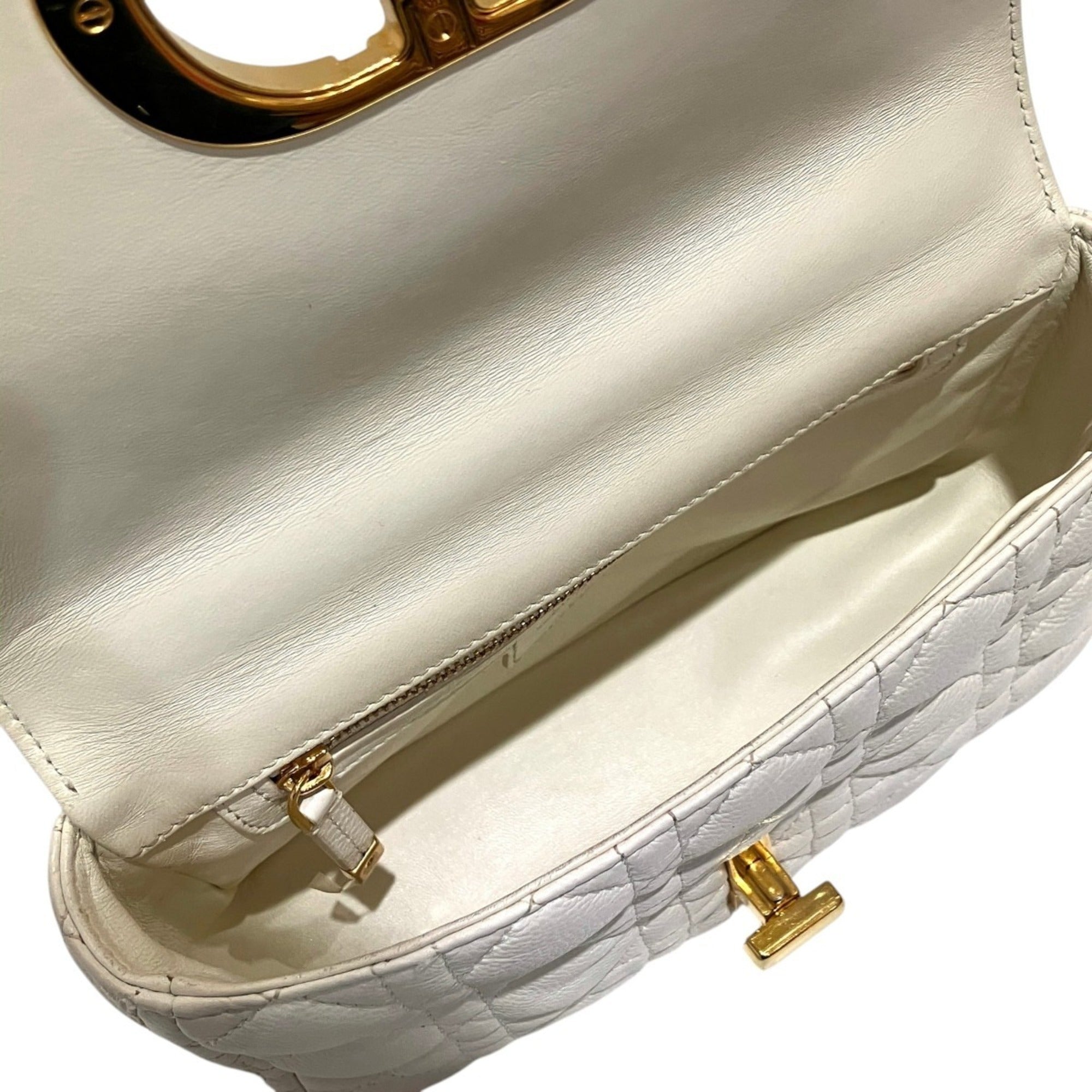Christian Dior White Leather Shoulder Bag (Pre-Owned)