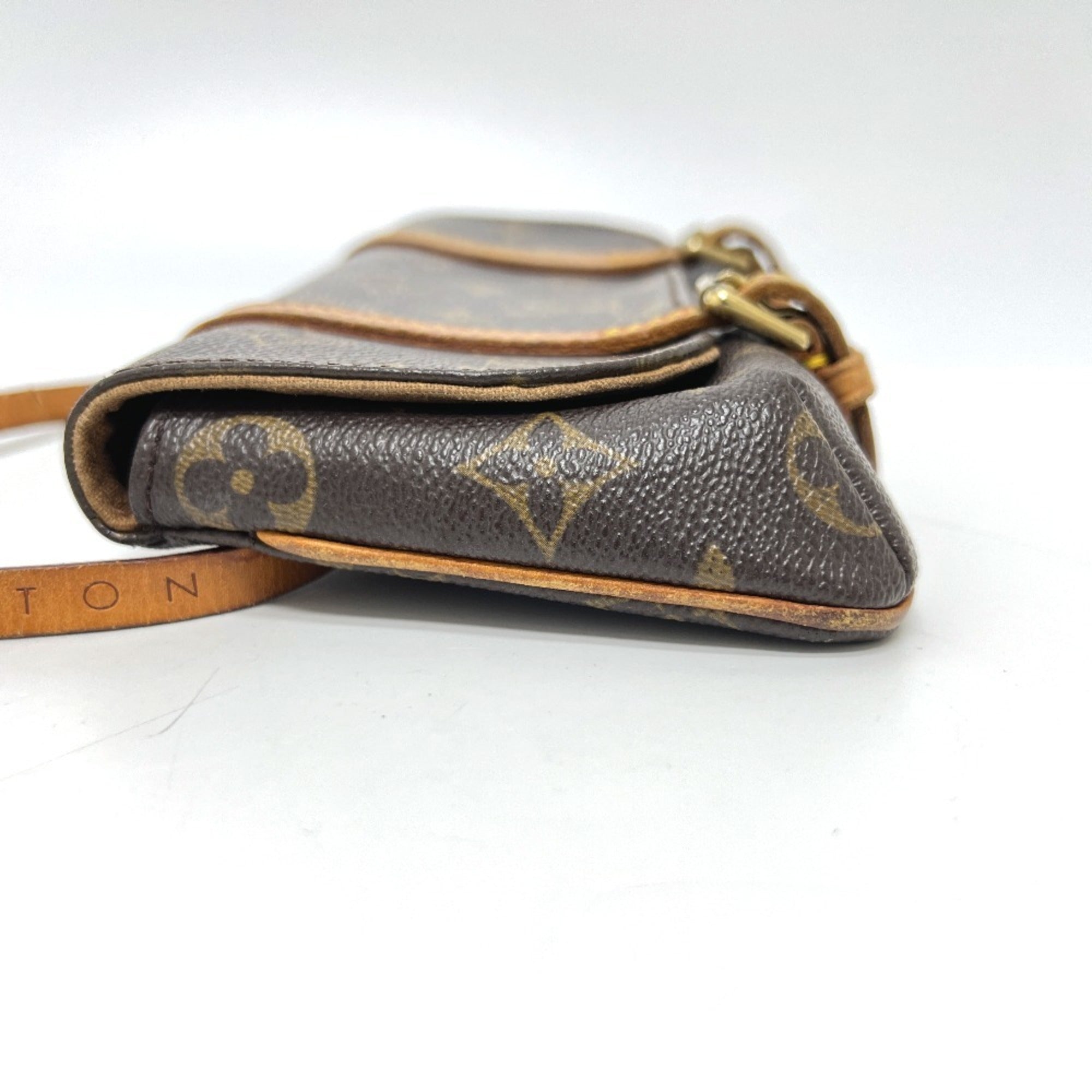 Louis Vuitton Brown Monogram Monogram Pochette Pouch Sling Bag (Pre-Owned)