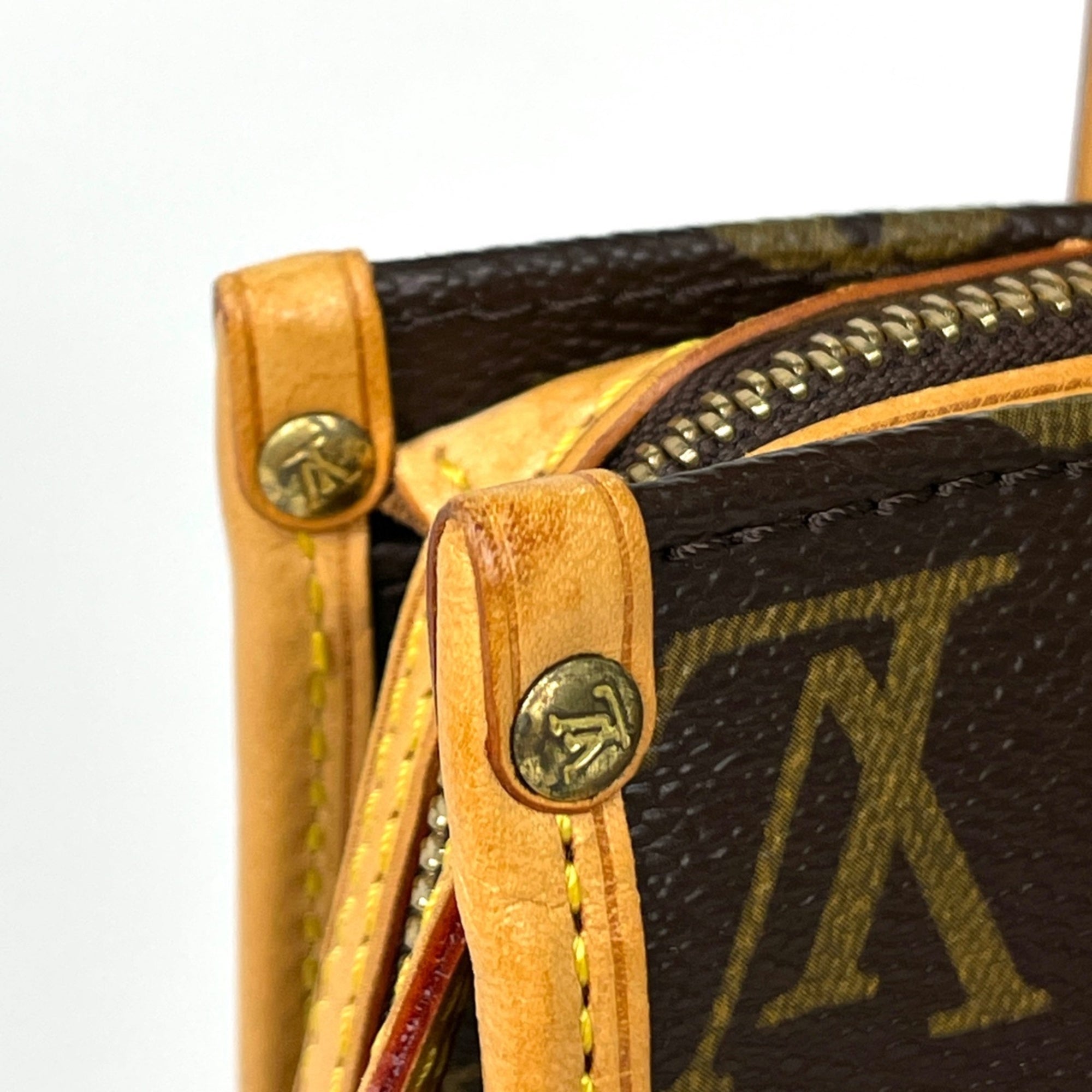 Louis Vuitton Brown Monogram Handbag (Pre-Owned)