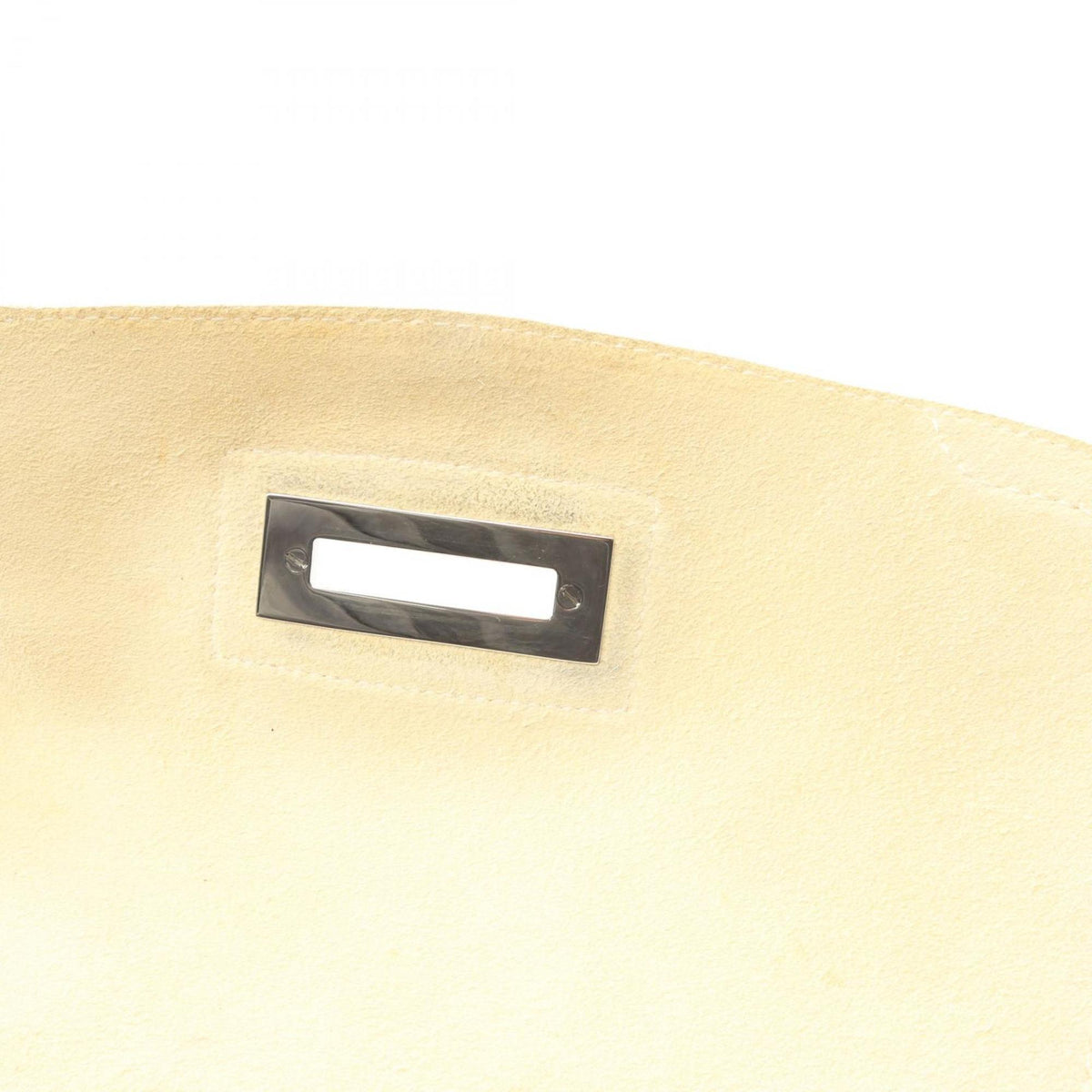 Salvatore Ferragamo Ivory Leather Shoulder Bag (Pre-Owned)