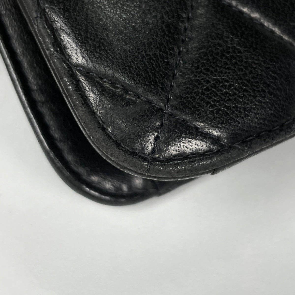 Chanel Black Leather Shoulder Bag (Pre-Owned)