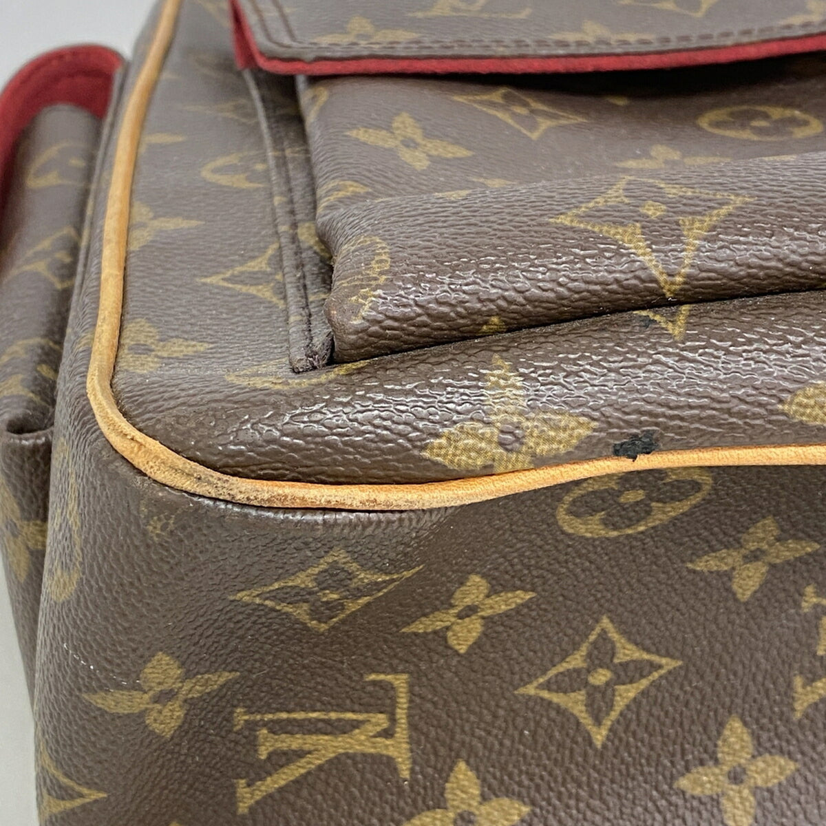 Louis Vuitton Brown Shoulder Bag (Pre-Owned)