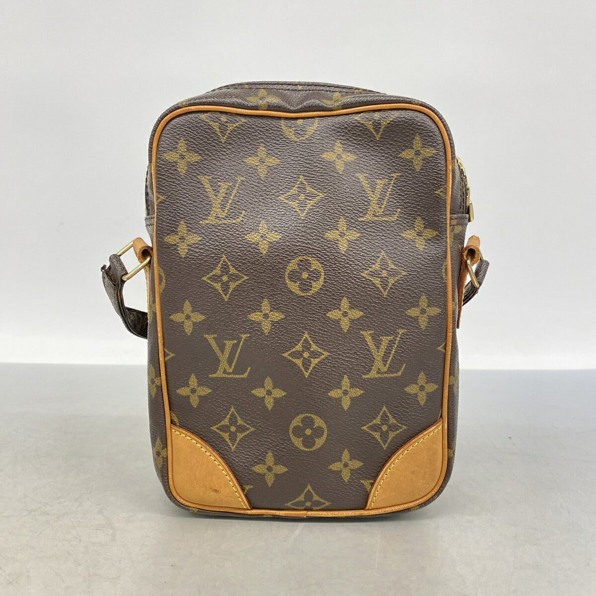 Louis Vuitton Brown Shoulder Bag (Pre-Owned)