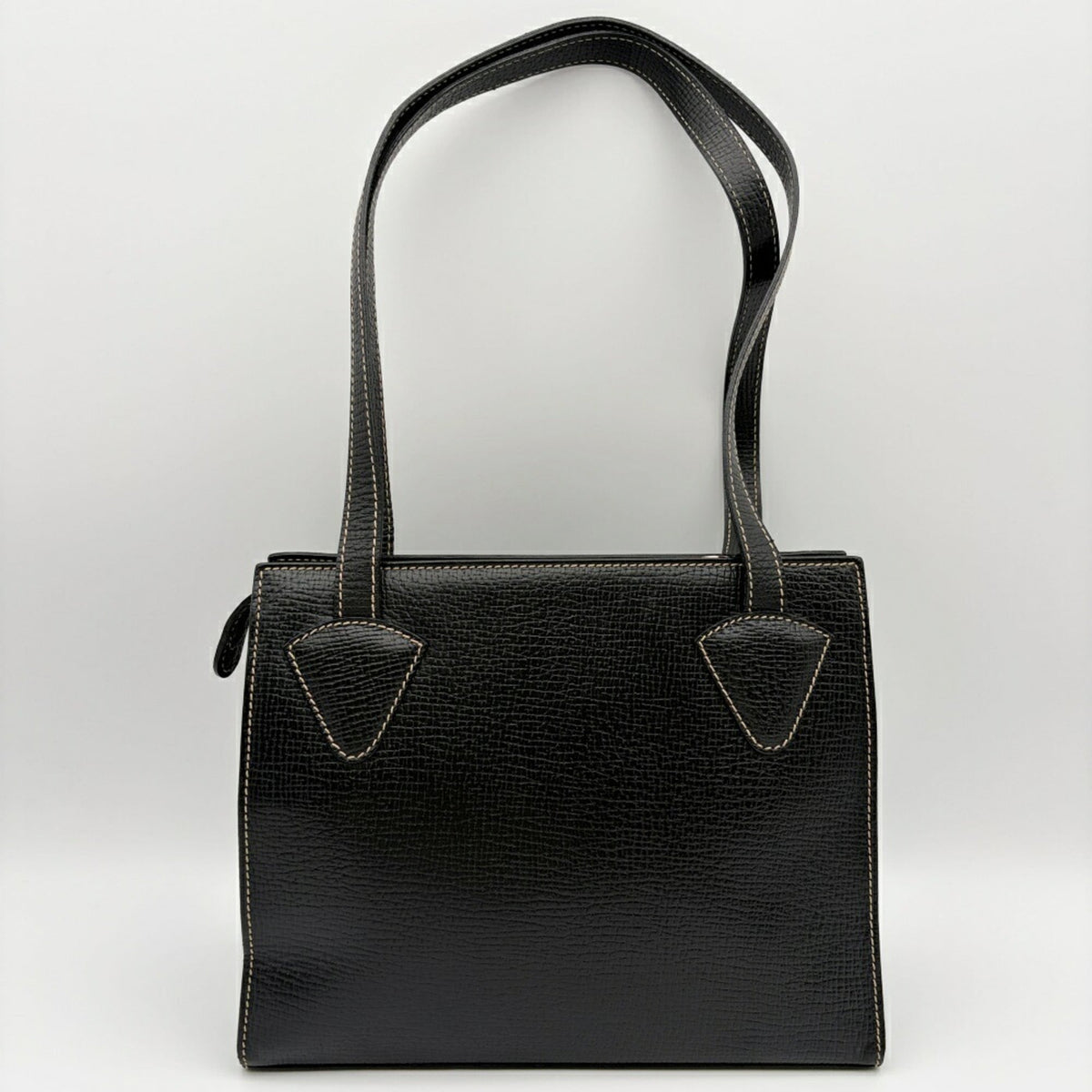 Loewe Barcelona Black Leather Shoulder Bag (Pre-Owned)