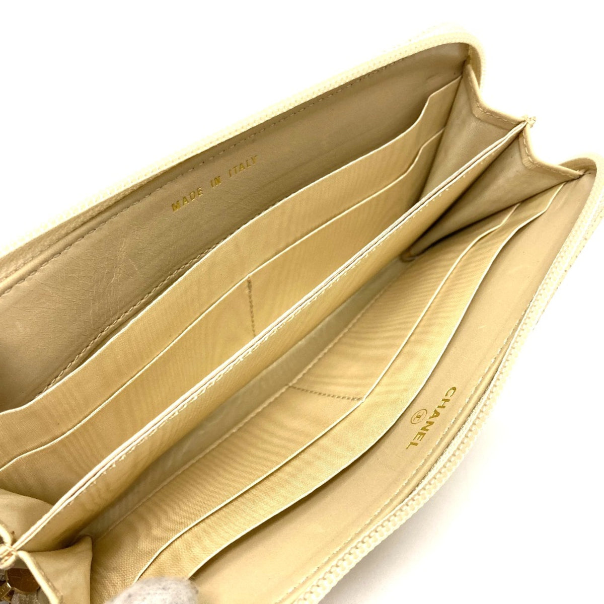 Chanel Beige Leather Long Wallet (Bi-Fold) (Pre-Owned)
