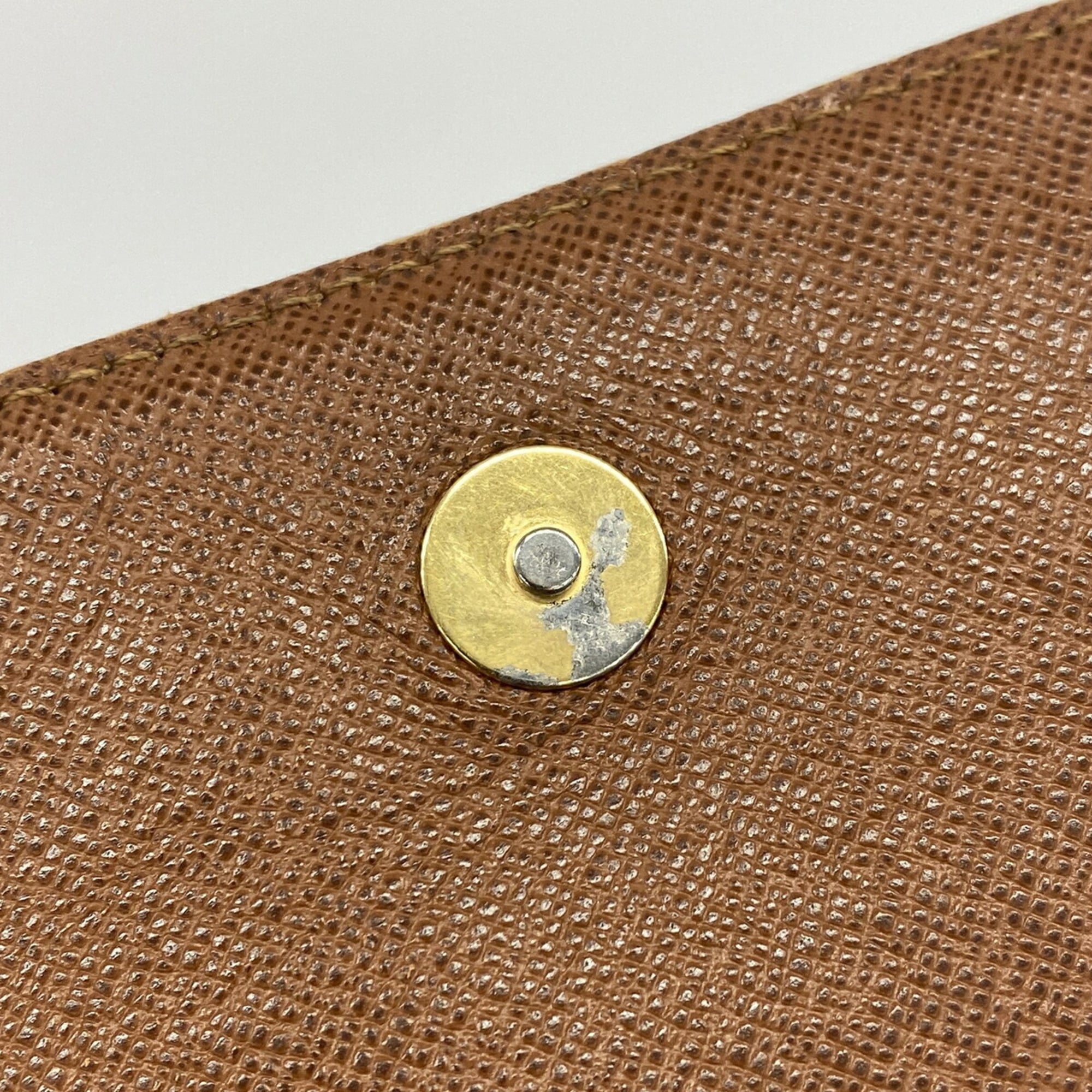 Louis Vuitton Brown Shoulder Bag (Pre-Owned)