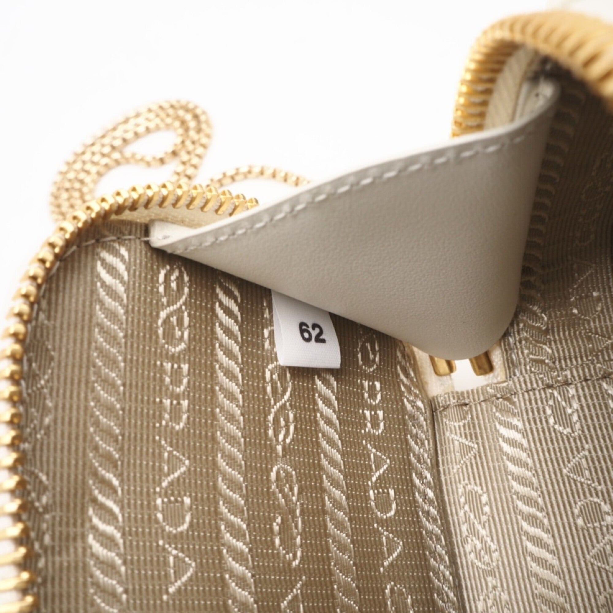 Prada Saffiano White Saffiano Pouch Shoulder Bag (Pre-Owned)