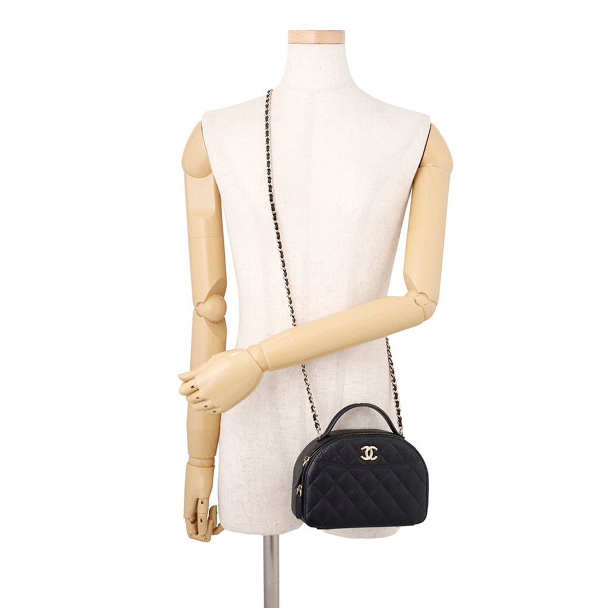Chanel Matelasse Black Grained Calfskin Handbag Shoulder Bag (Pre-Owned)