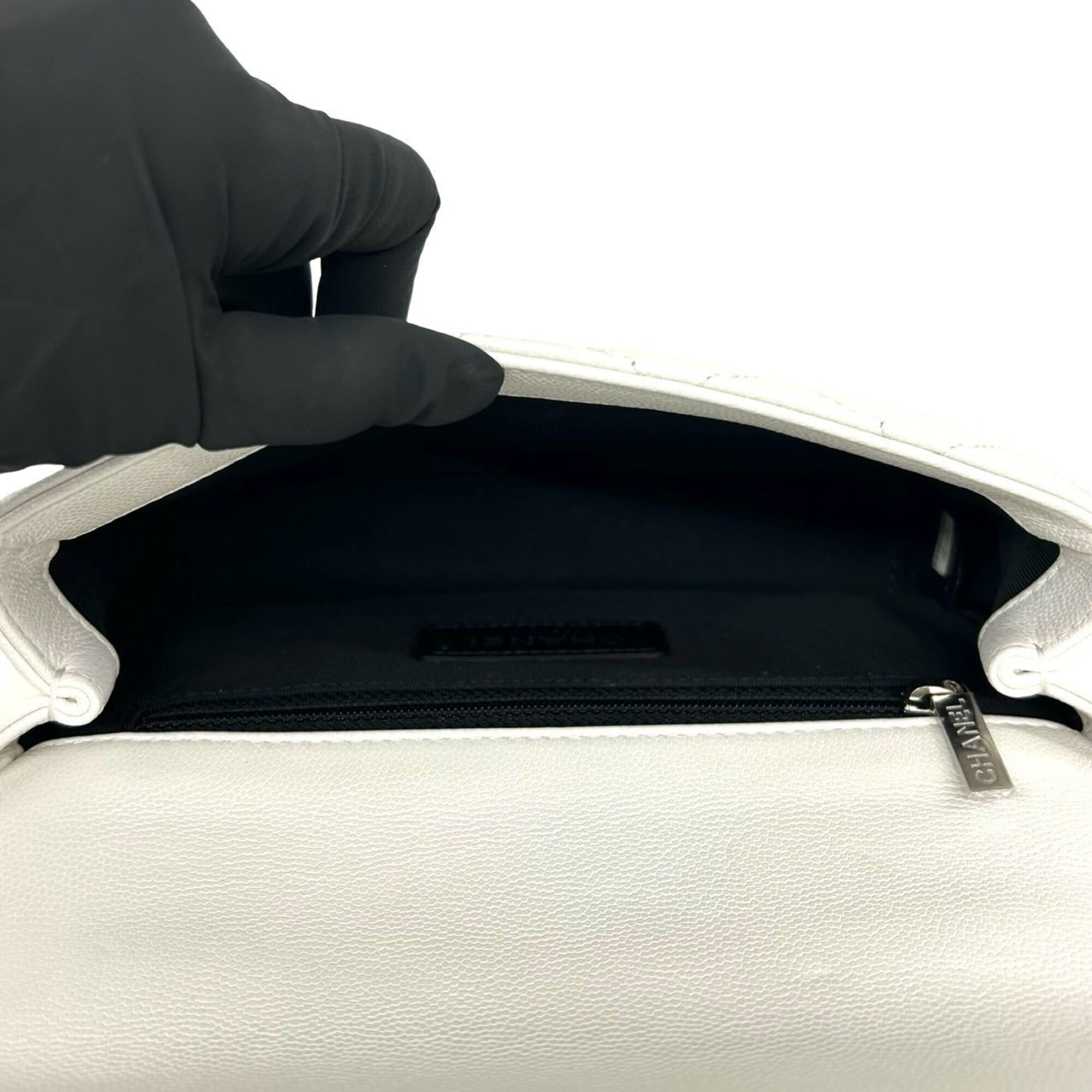 Chanel Black White Grained Calfskin Shoulder Bag (Pre-Owned)
