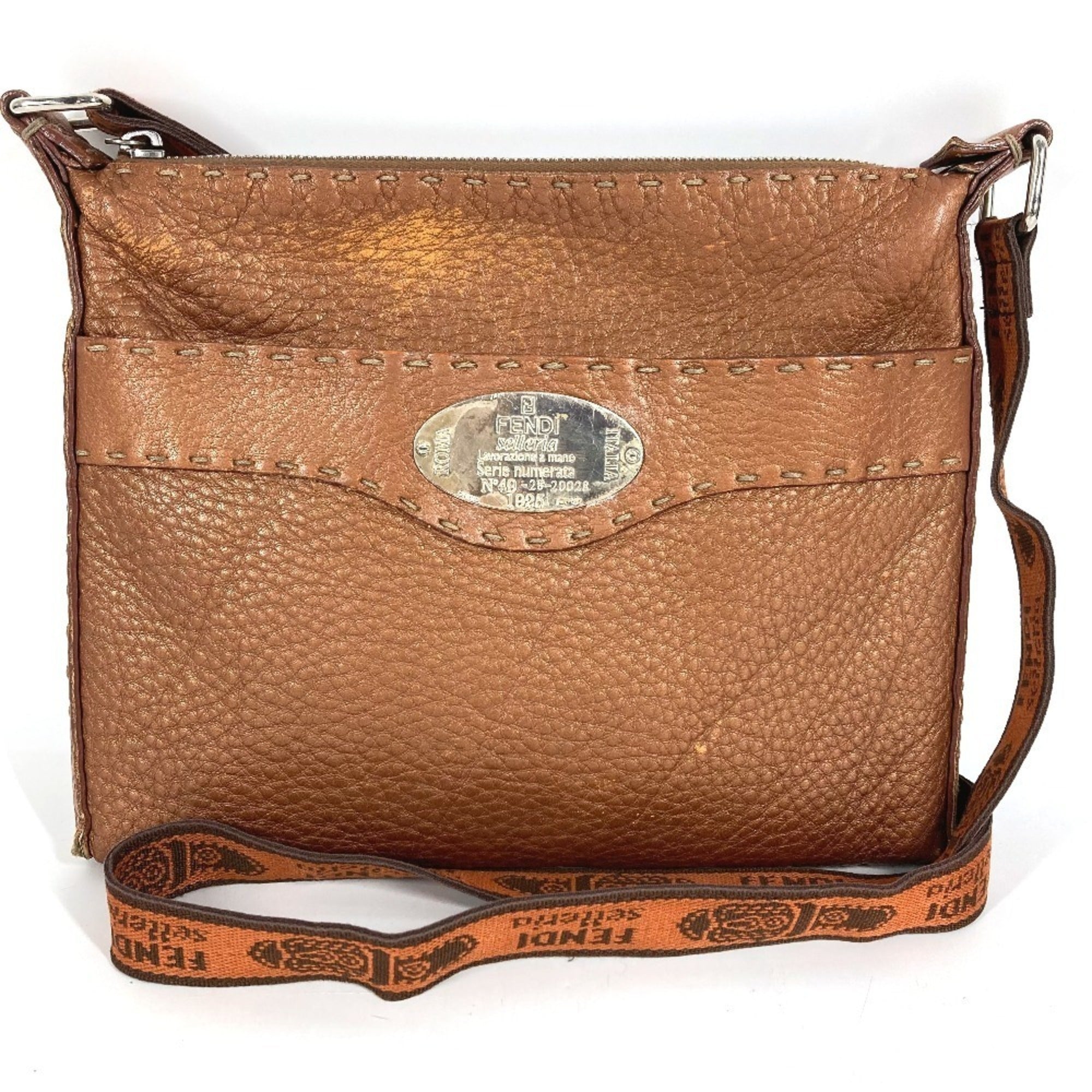 Fendi Selleria Brown Leather Pochette Shoulder Bag (Pre-Owned)