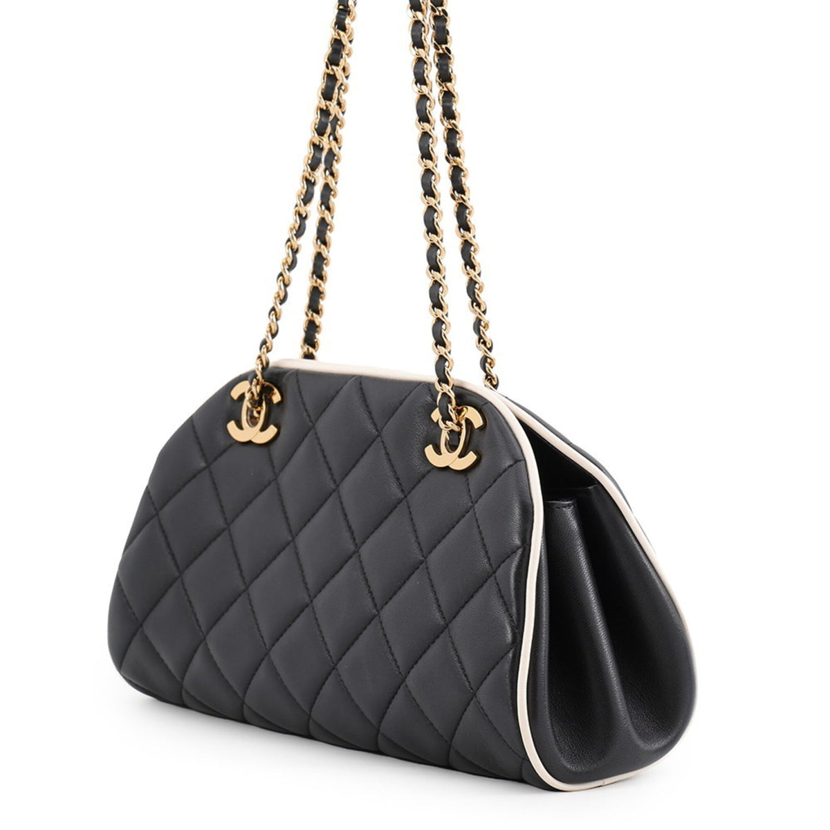 Chanel Matelasse Black Leather Handbag Shoulder Bag (Pre-Owned)