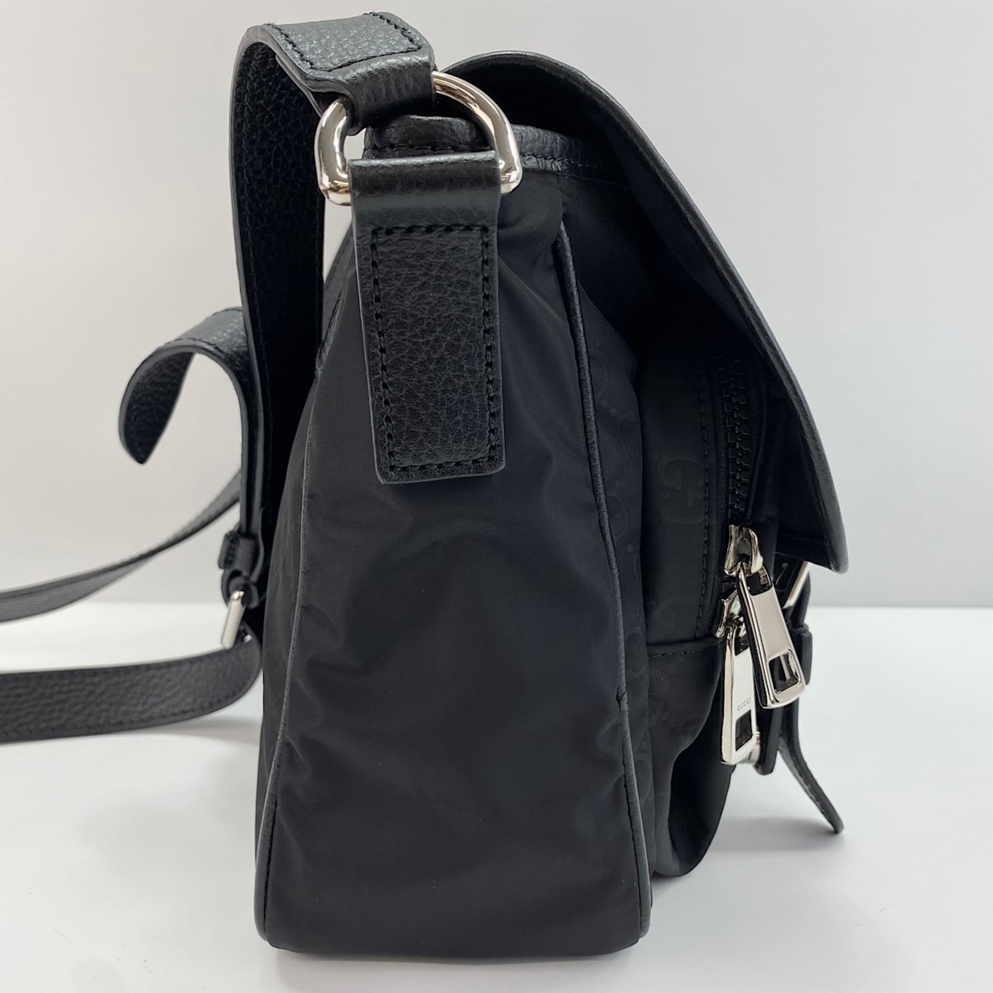 Gucci Black Shoulder Bag (Pre-Owned)