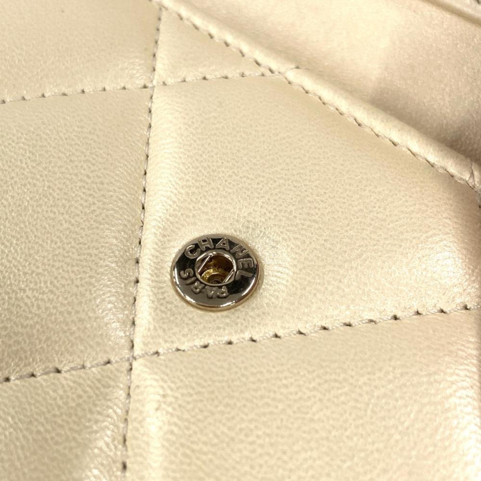 Chanel White Leather Wallet (Tri-Fold) (Pre-Owned)