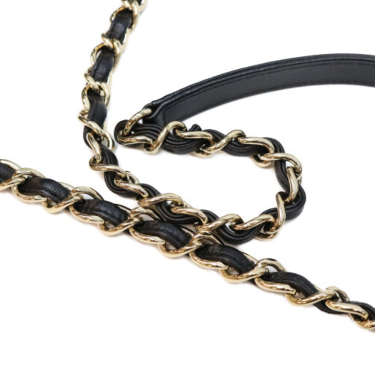 Chanel Black Leather Shoulder Bag (Pre-Owned)