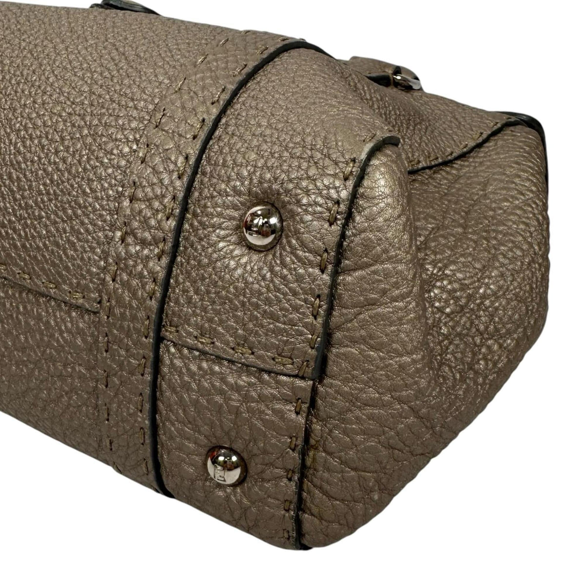 Fendi Metallic Beige Leather Handbag (Pre-Owned)